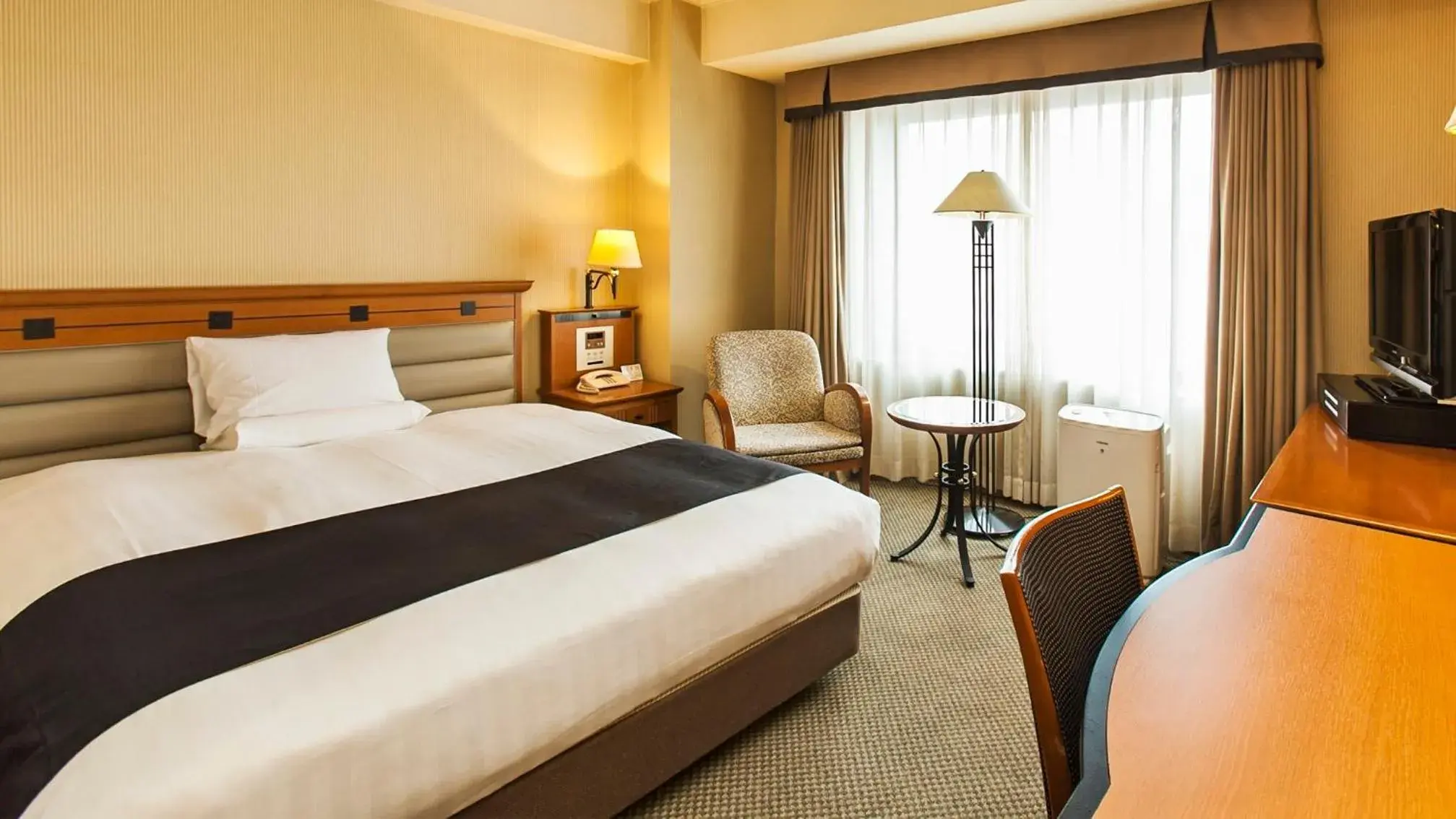 Double Room with Small Double Bed - Non-Smoking in Hotel Metropolitan Morioka New Wing Double Room with Small Double Bed - Non-Smoking in Hotel Metropolitan Morioka New Wing