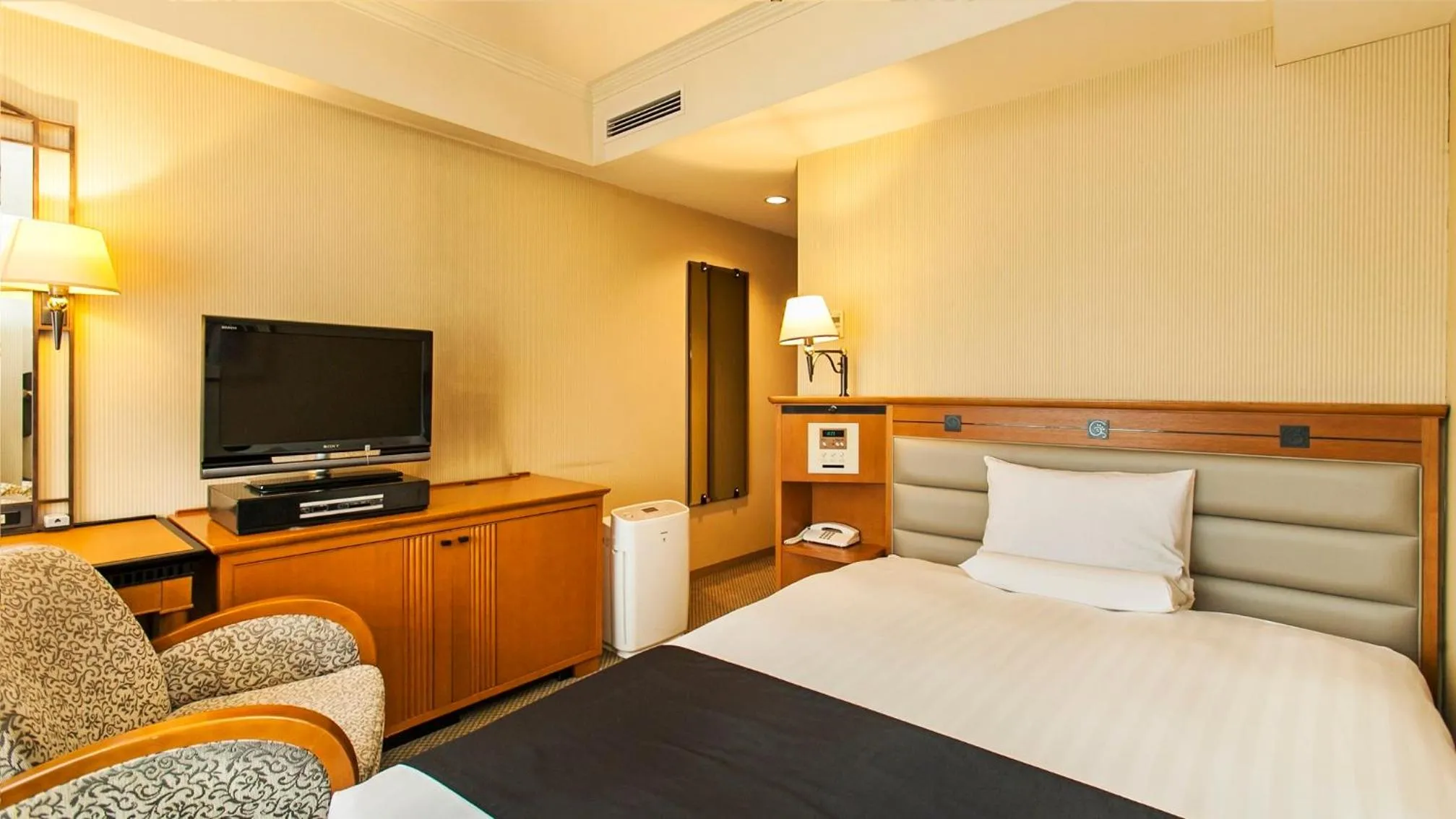 Bed in Hotel Metropolitan Morioka New Wing