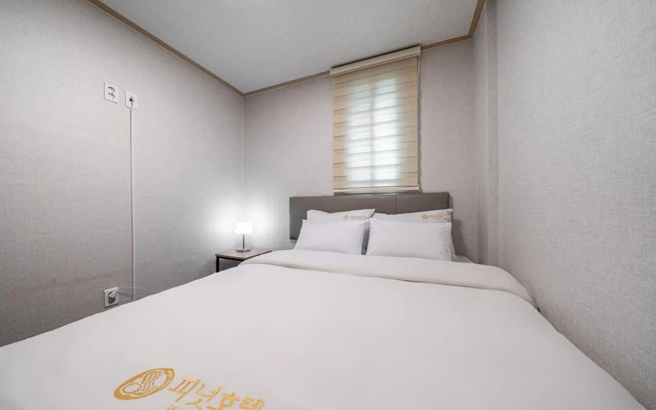 Bed in Peanut Hotel Myeongdong