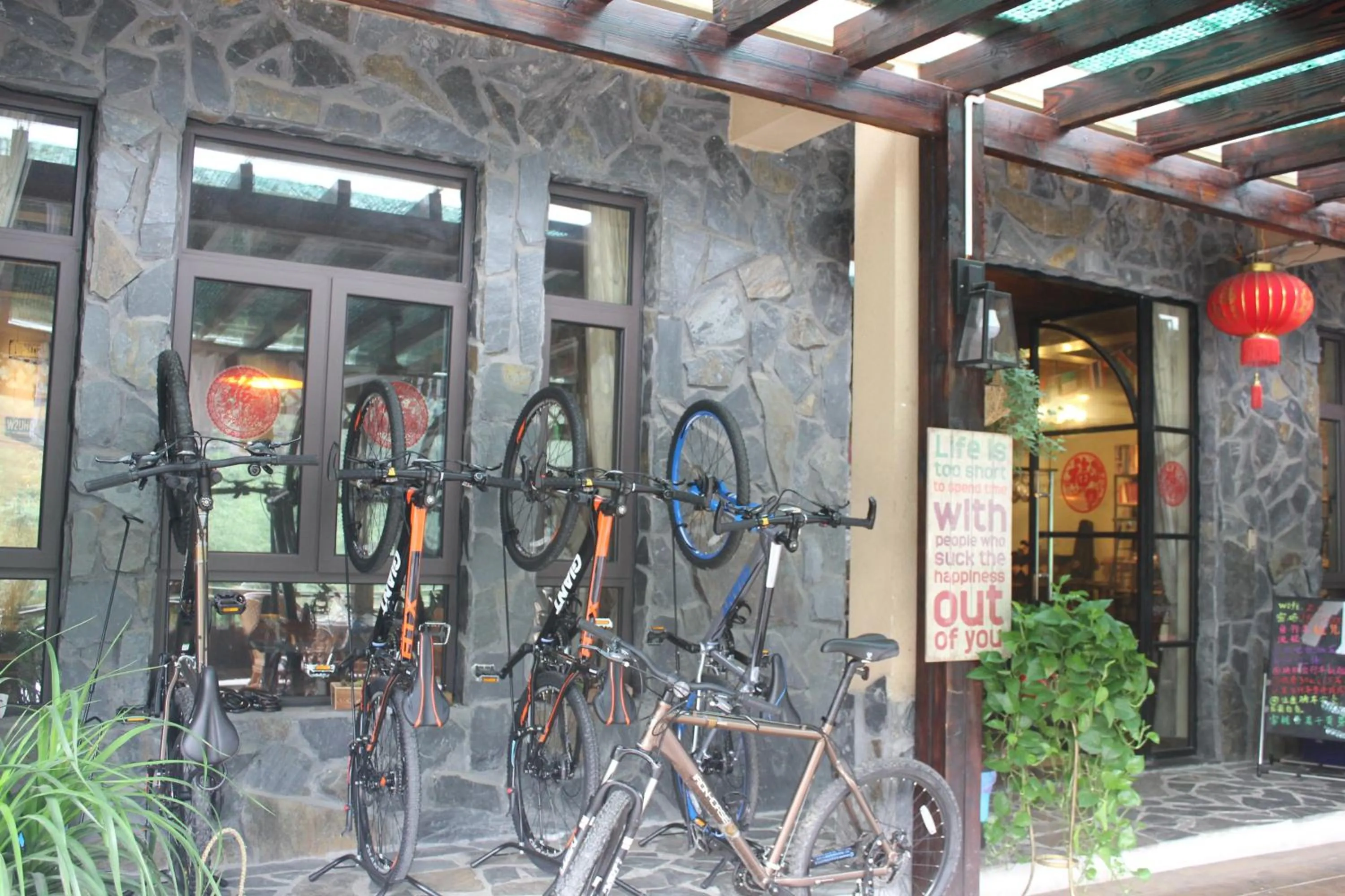 Cycling in Moganshan Pinhouwu Hotel