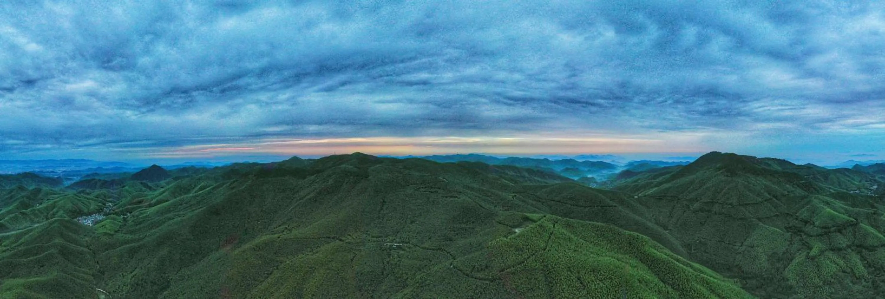 Natural landscape in Moganshan Pinhouwu Hotel