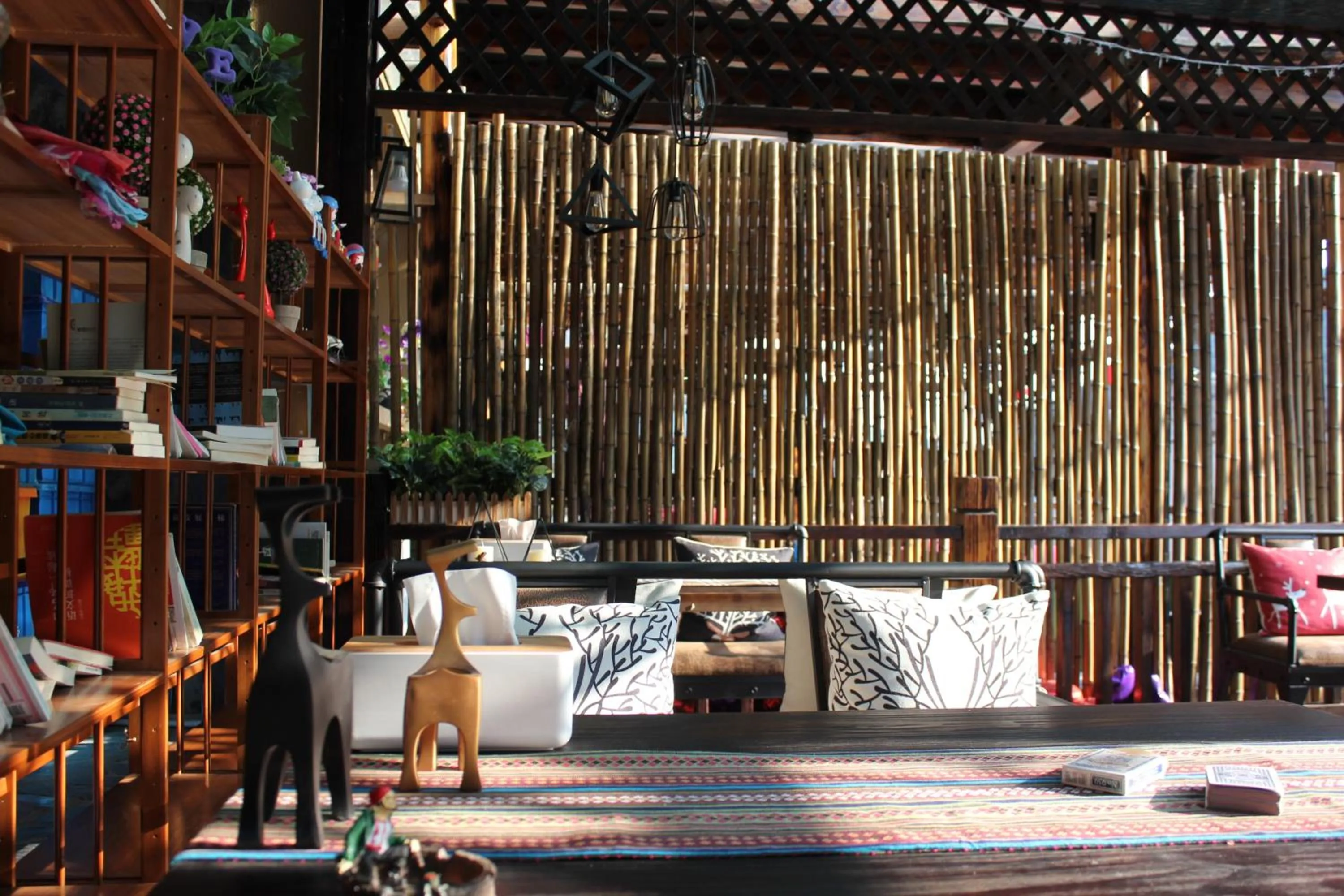 Lounge or bar in Moganshan Pinhouwu Hotel