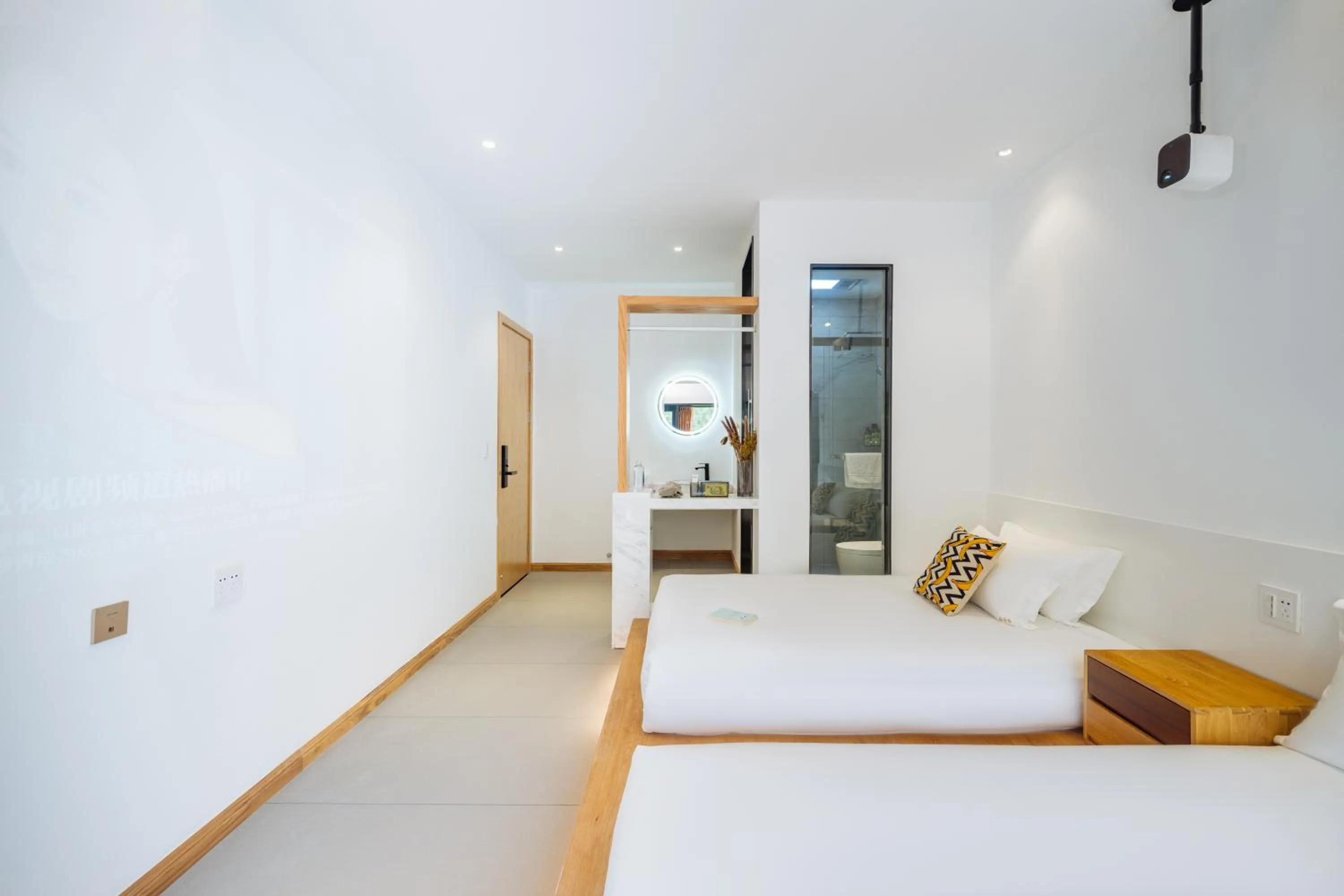 Photo of the whole room, Bed in Moganshan Pinhouwu Hotel