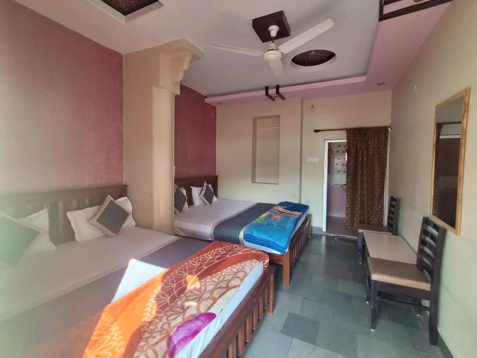 Bed in Hotel Om Pushkar