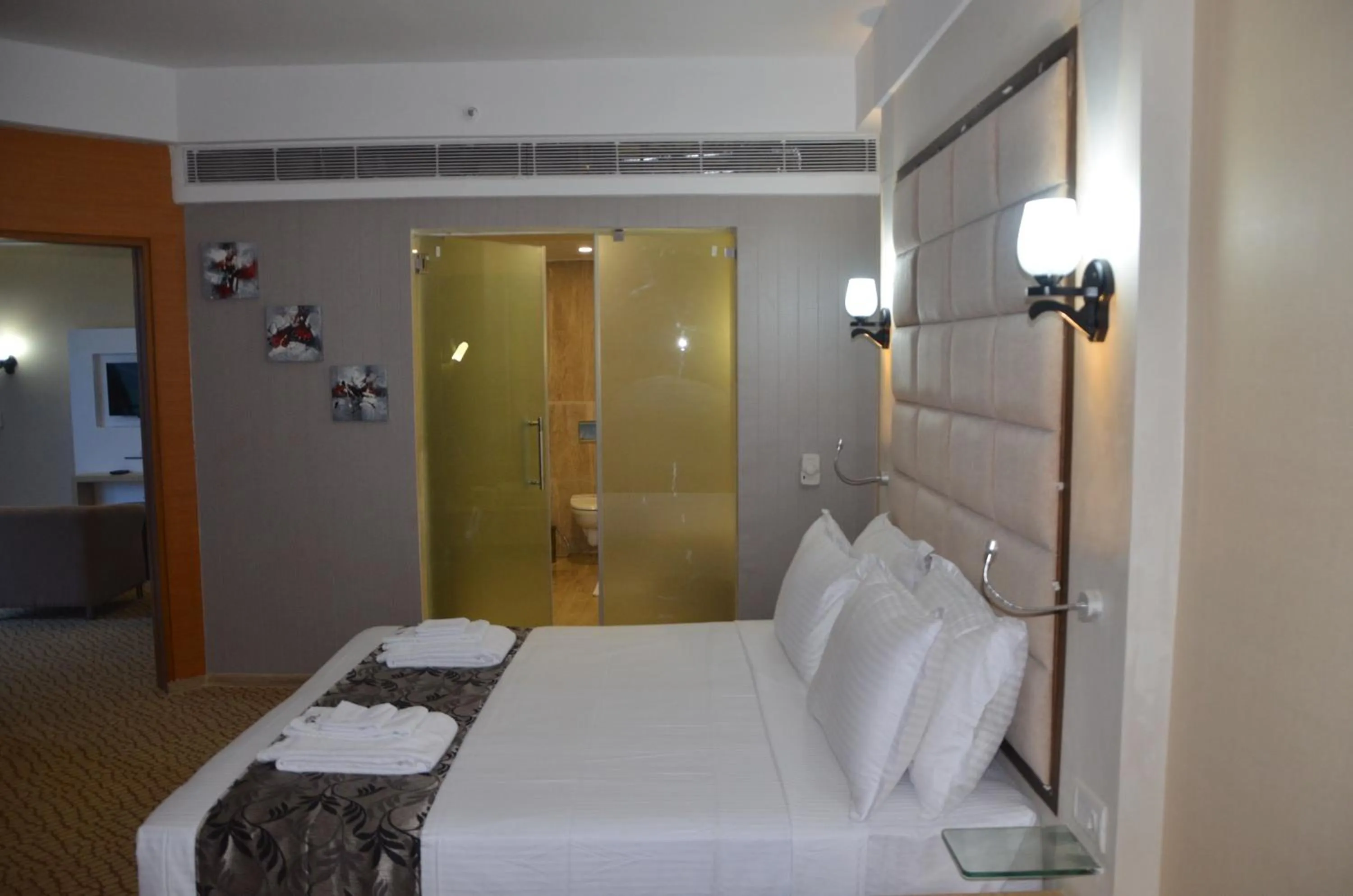 Bed in Maha Bodhi Hotel.Resort.Convention Centre