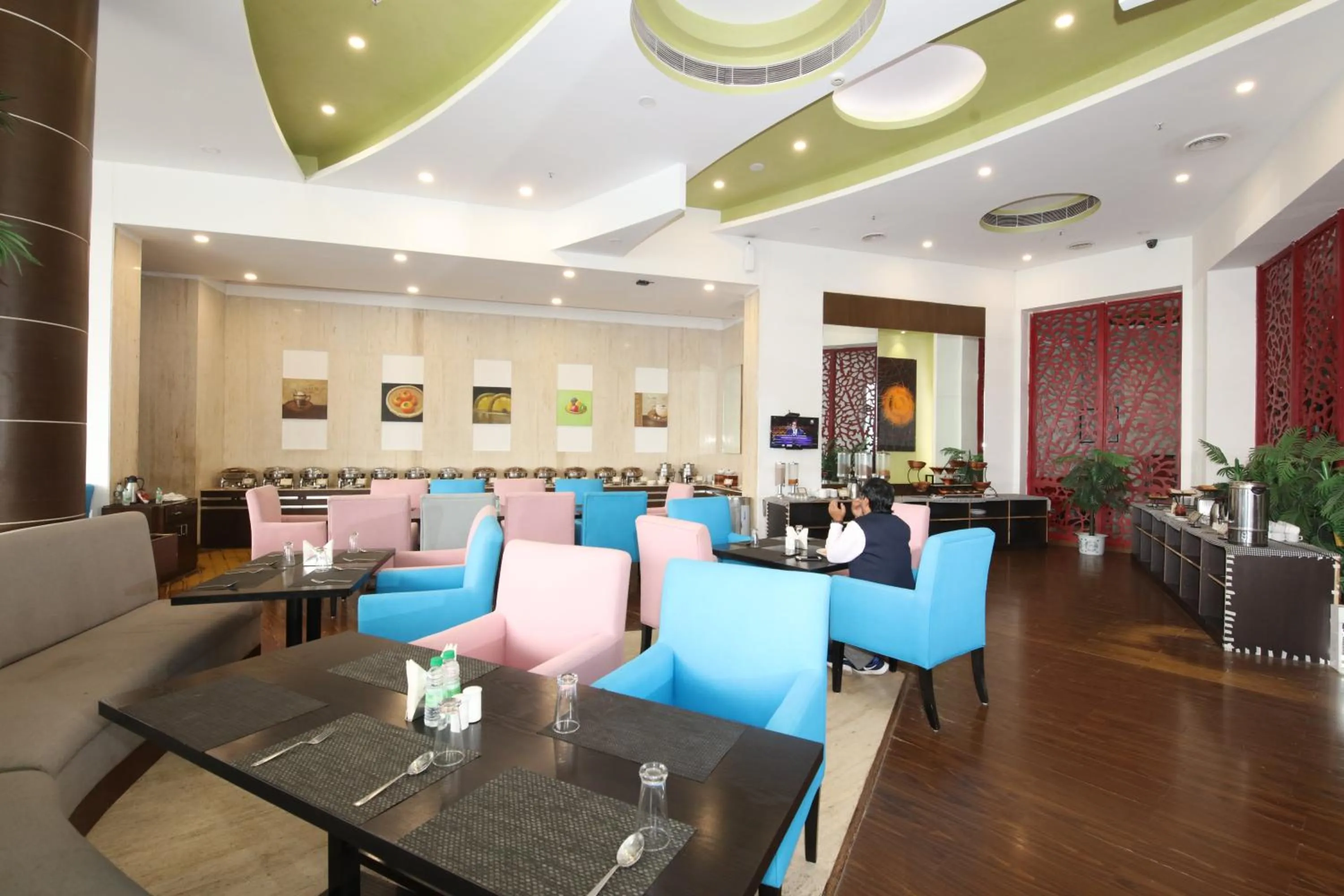 Restaurant/places to eat in Maha Bodhi Hotel.Resort.Convention Centre