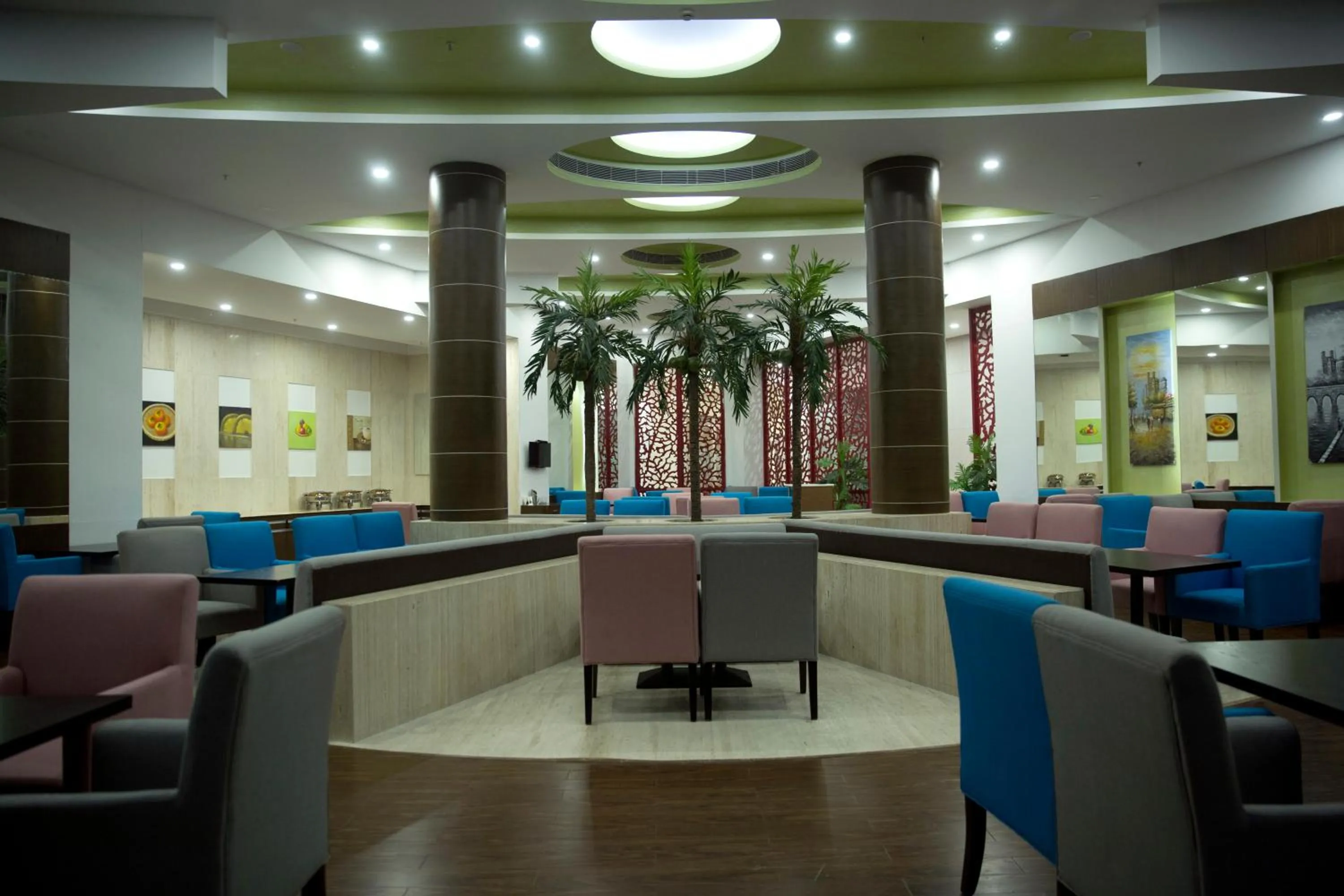 Restaurant/places to eat in Maha Bodhi Hotel.Resort.Convention Centre