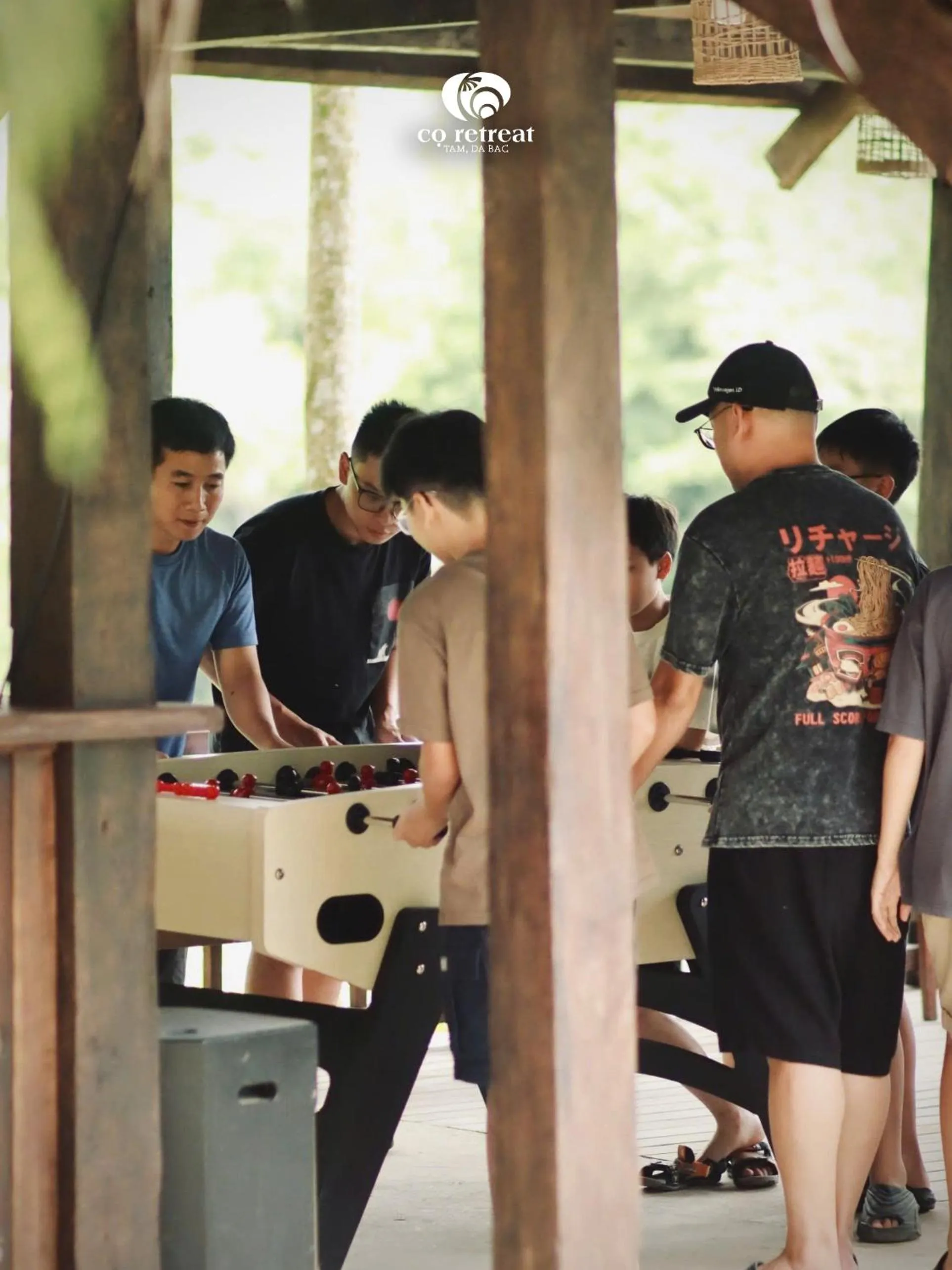 group of guests in Cọ Retreat Da Bac