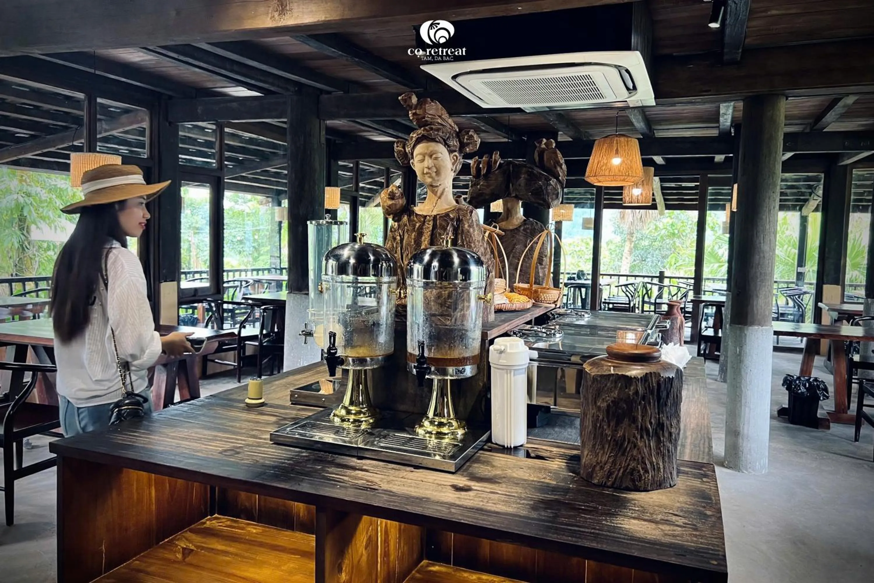 Food and drinks in Cọ Retreat Da Bac