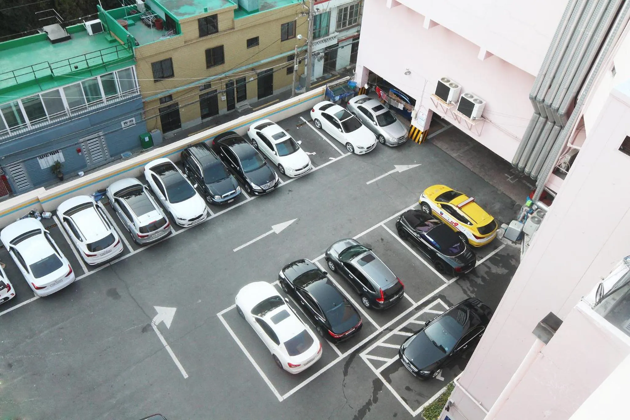 Parking in Hotel Chowon