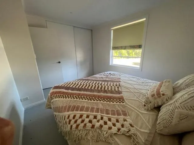 Bedroom, Bed in Glenaire Apartments at Frazer St