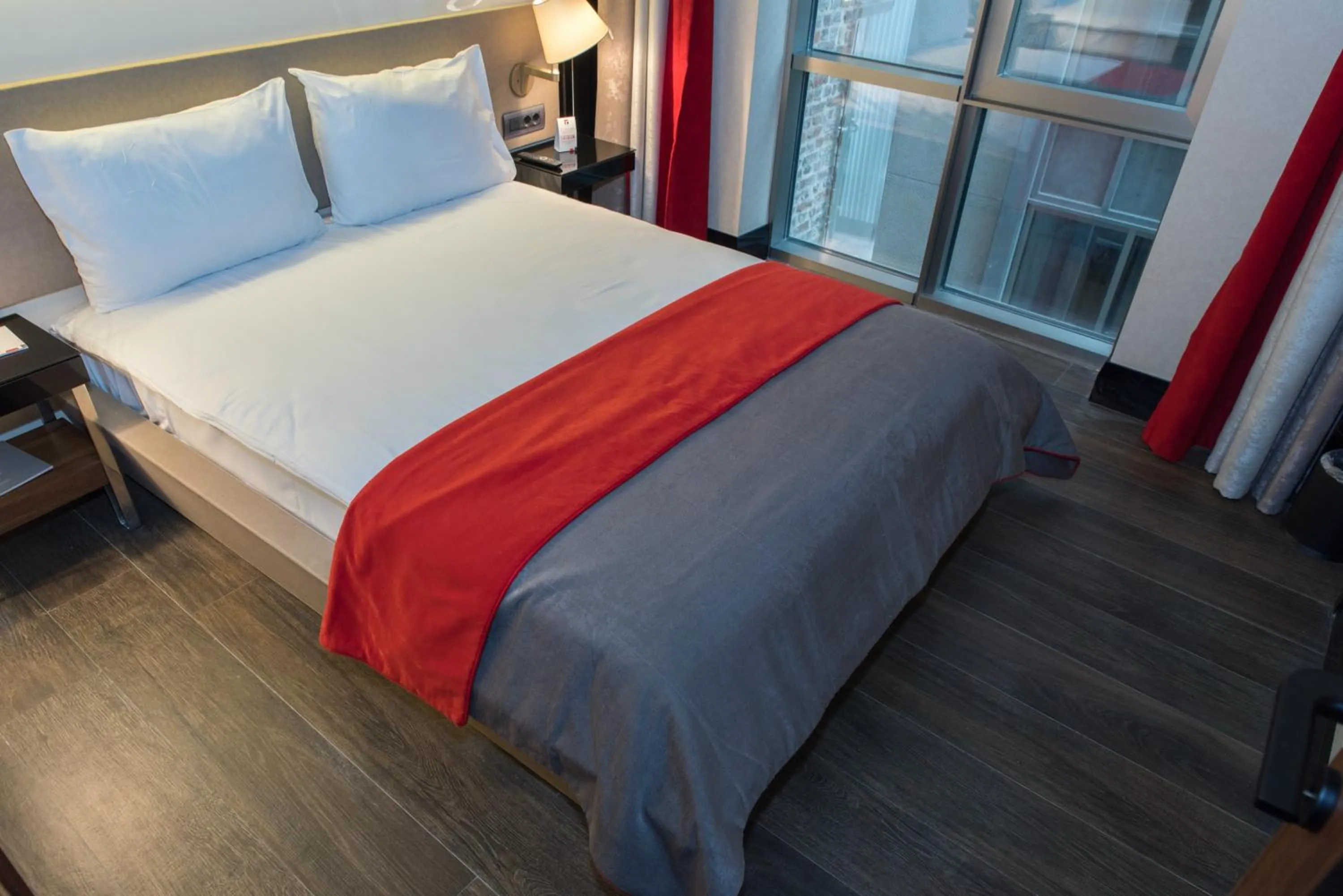 Bedroom, Bed in Hotel Favori Nisantasi