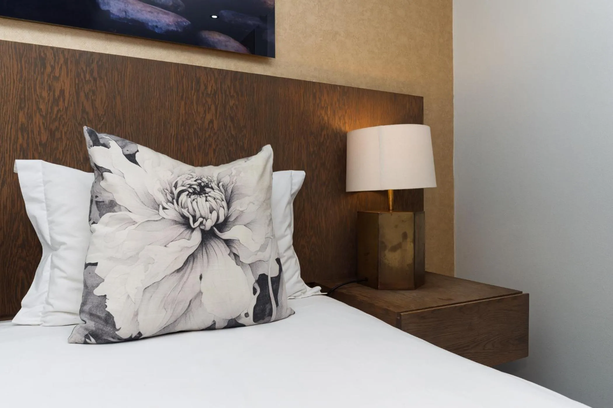 Bed in 107 Dorpstraat Boutique Hotel