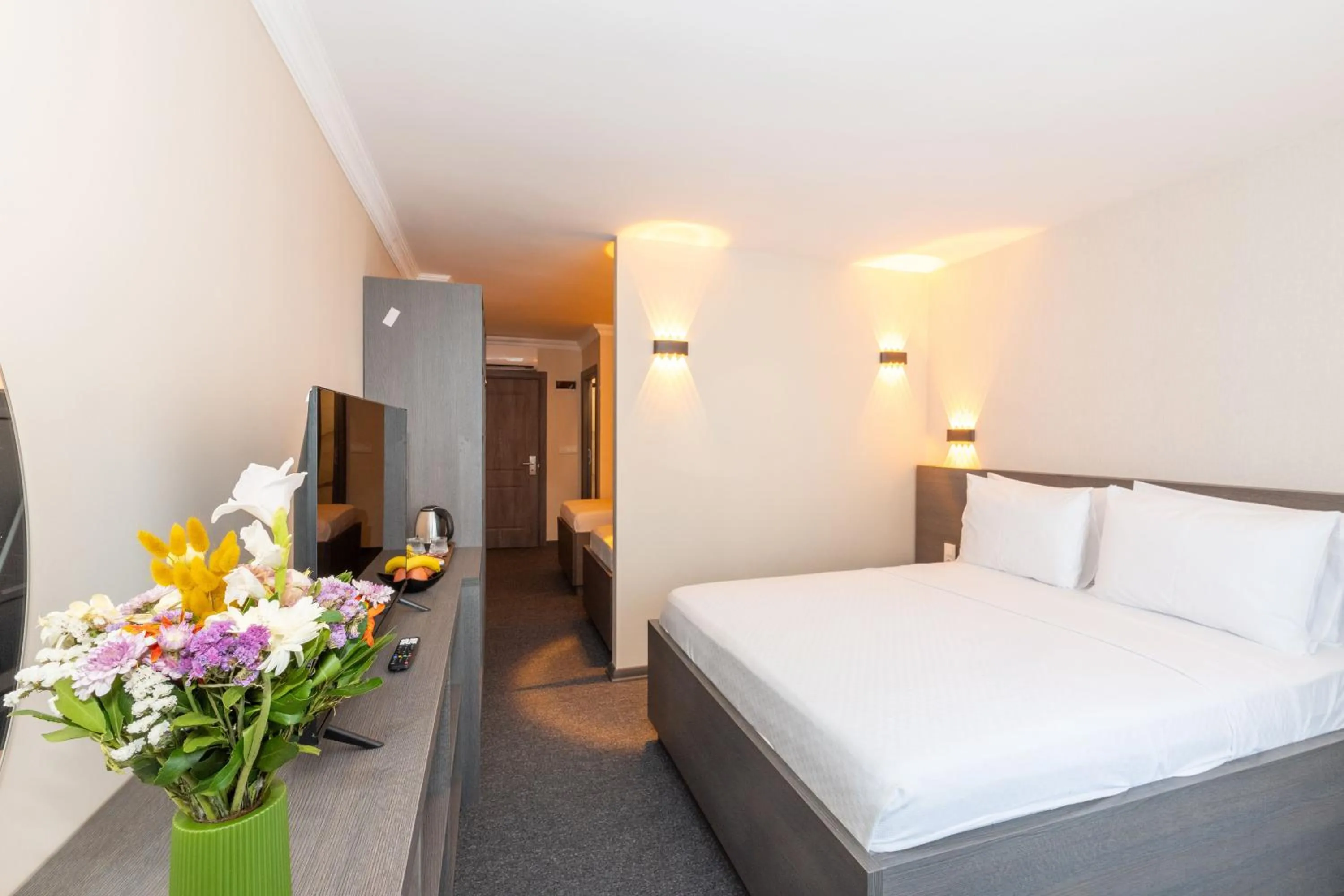 Photo of the whole room, Bed in Mays Otel