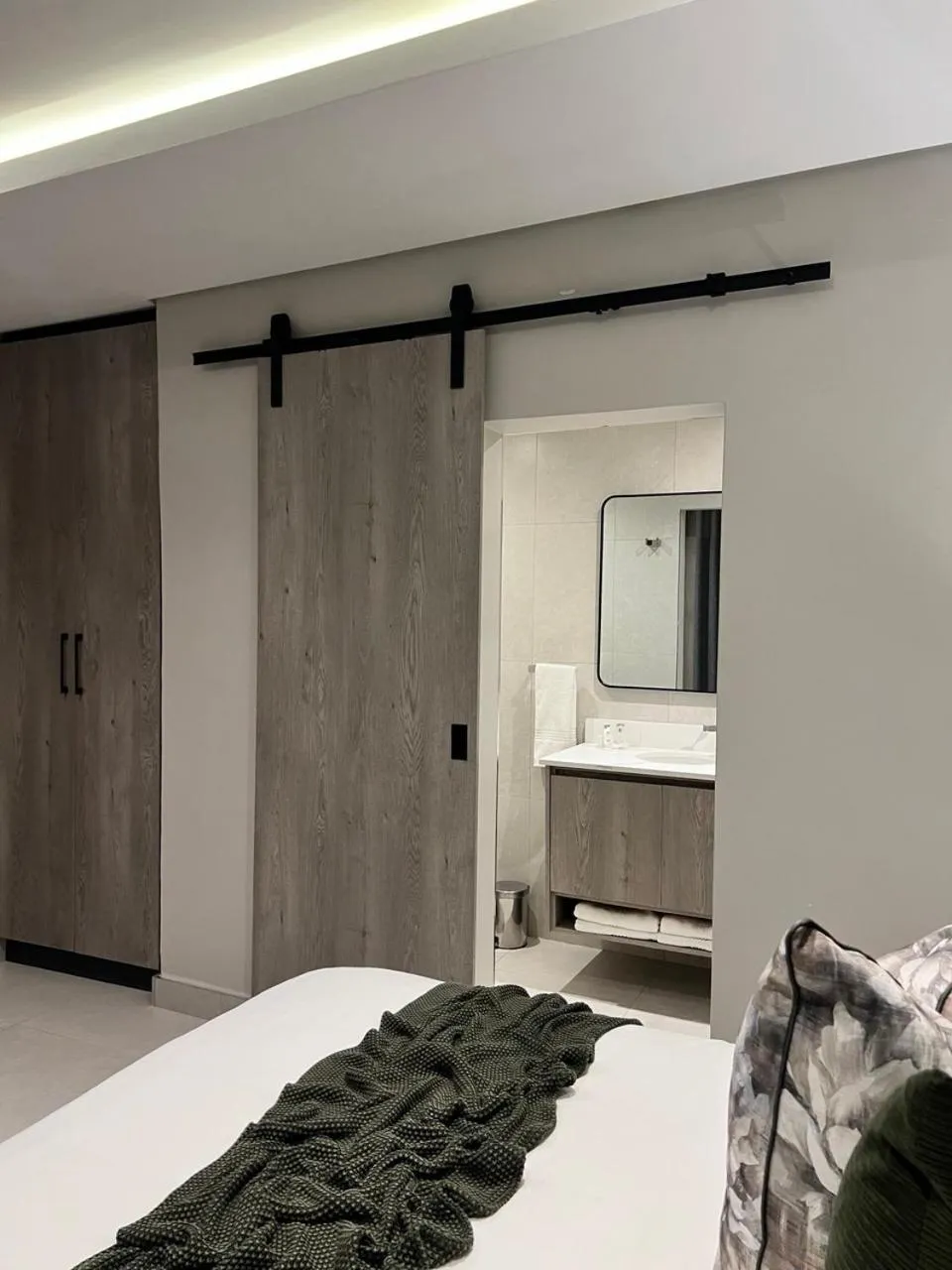 Bedroom, Bed in The Cycad Lodge & Chalets