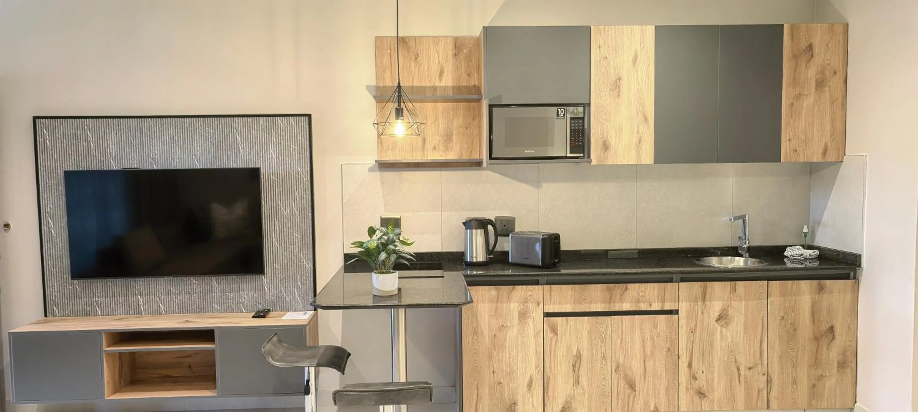 Kitchen or kitchenette in The Cycad Lodge & Chalets