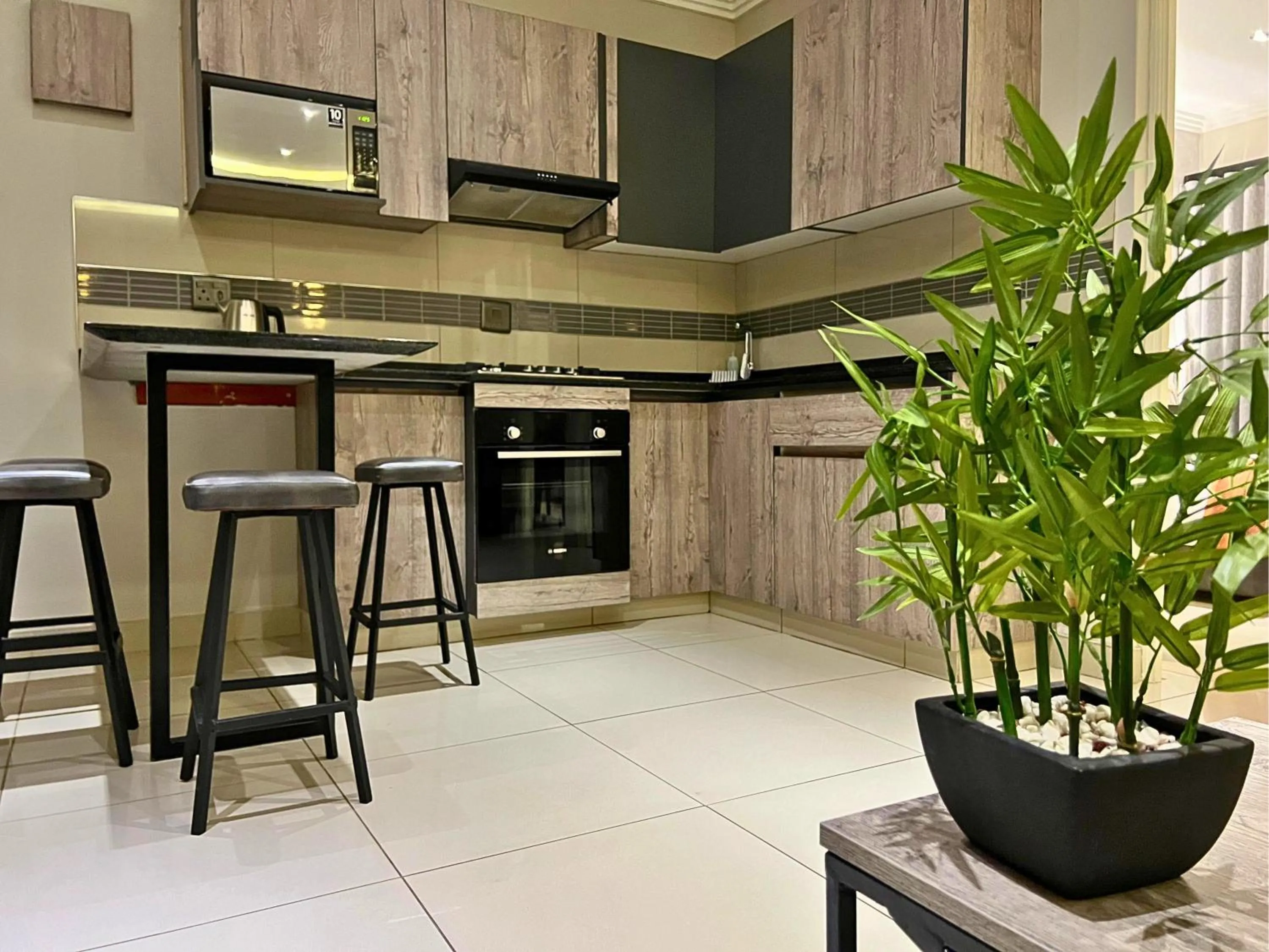 Kitchen or kitchenette in The Cycad Lodge & Chalets