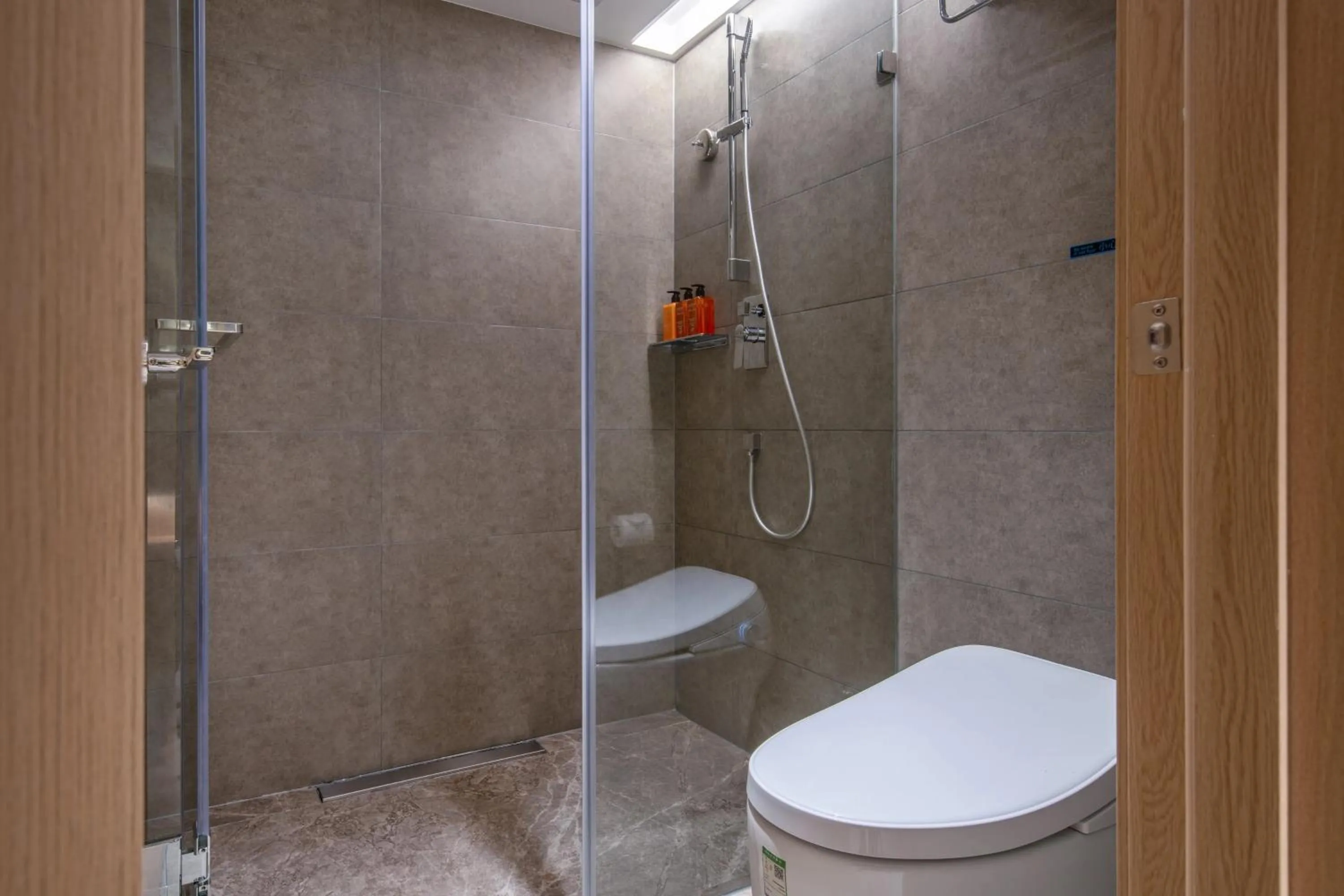 Bathroom in Orange Hotel Beijing West Railway Station