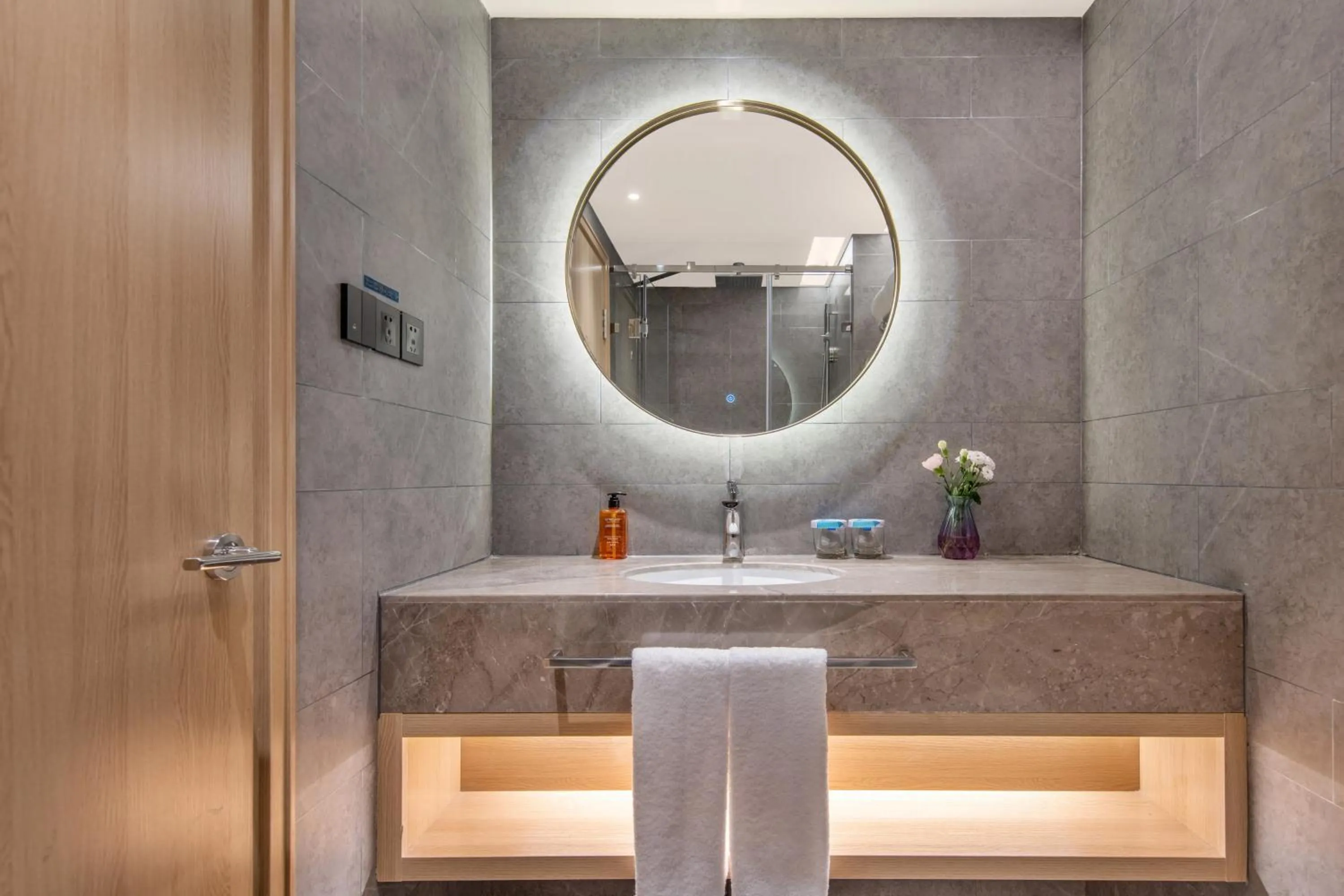 Shower in Orange Hotel Beijing West Railway Station