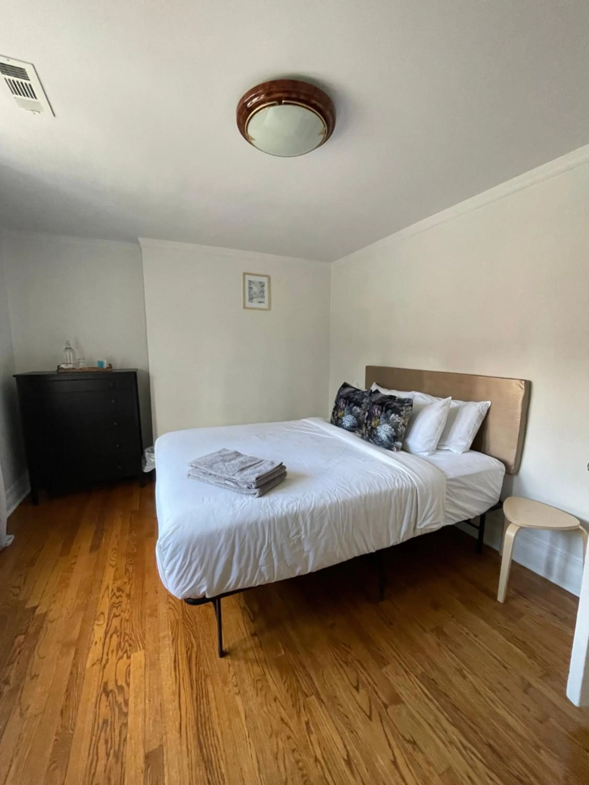 Bedroom, Bed in The Ambassador