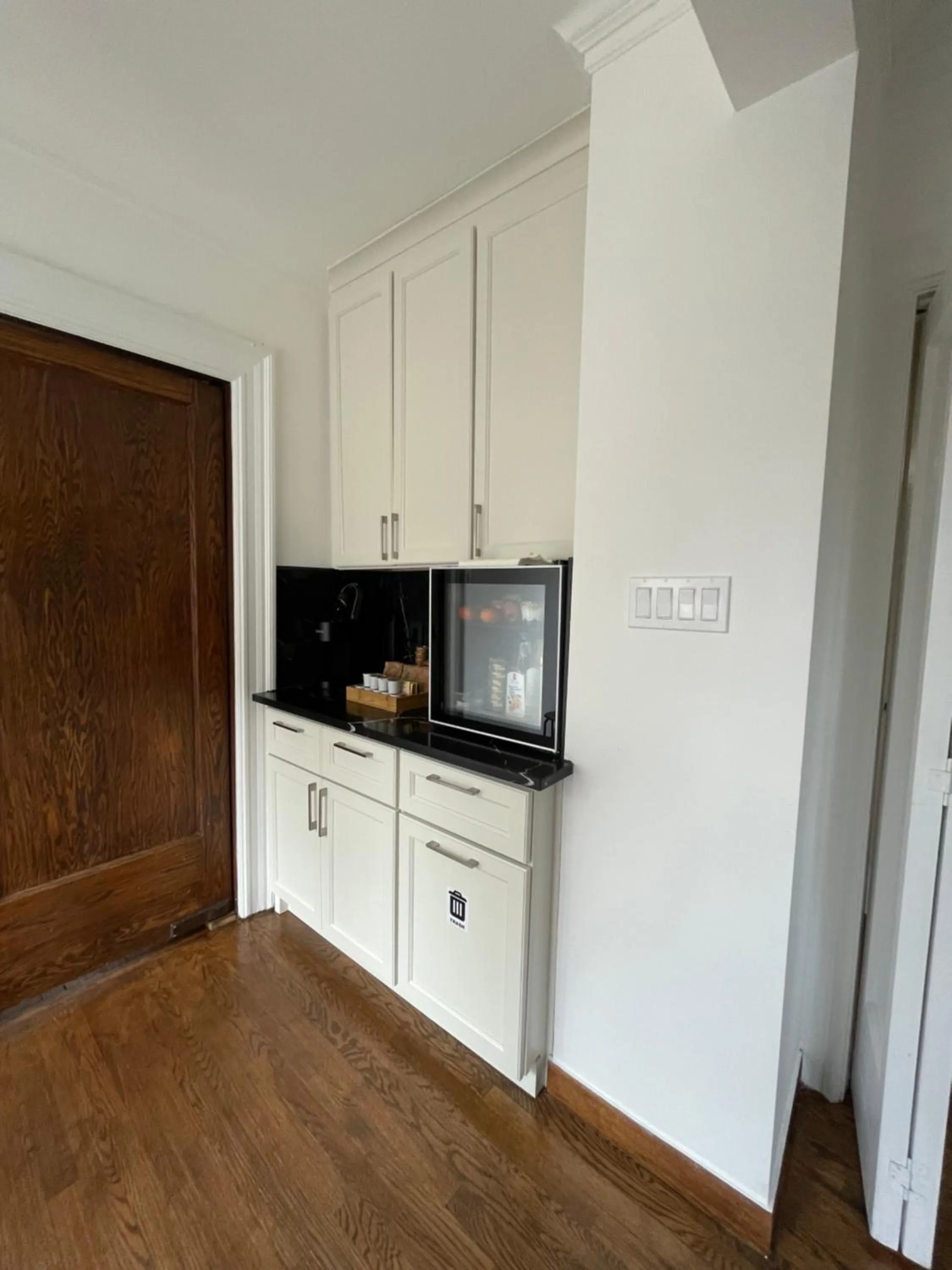 Kitchen or kitchenette in The Ambassador