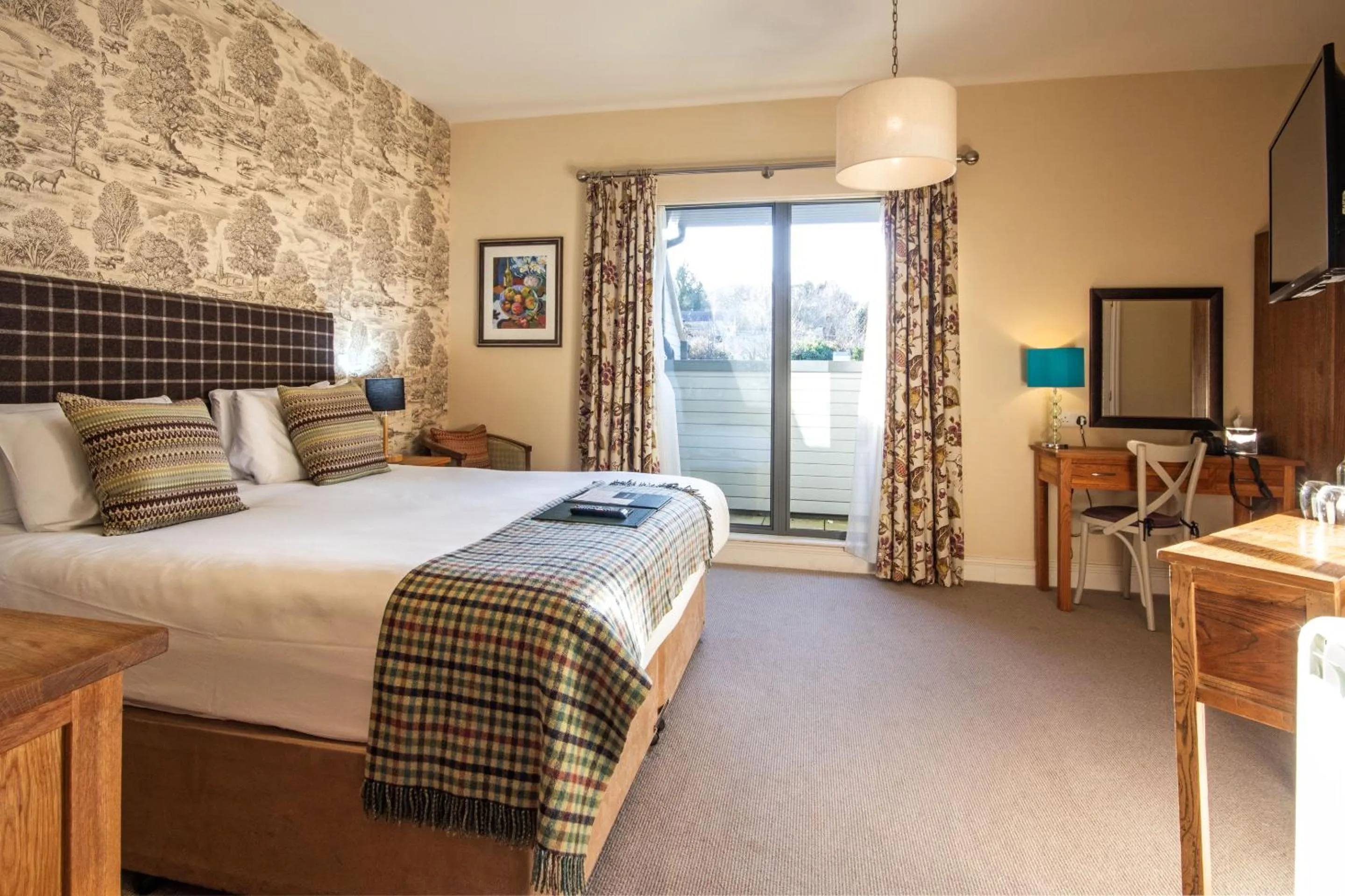 Bedroom, Bed in The White Hart, Wroughton