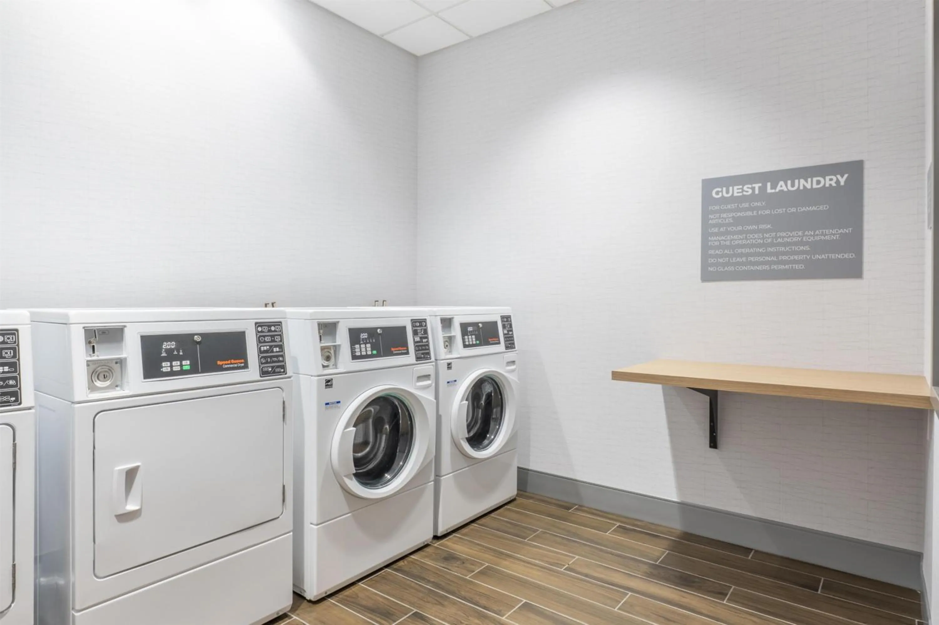 laundry in Spark By Hilton Madison Central