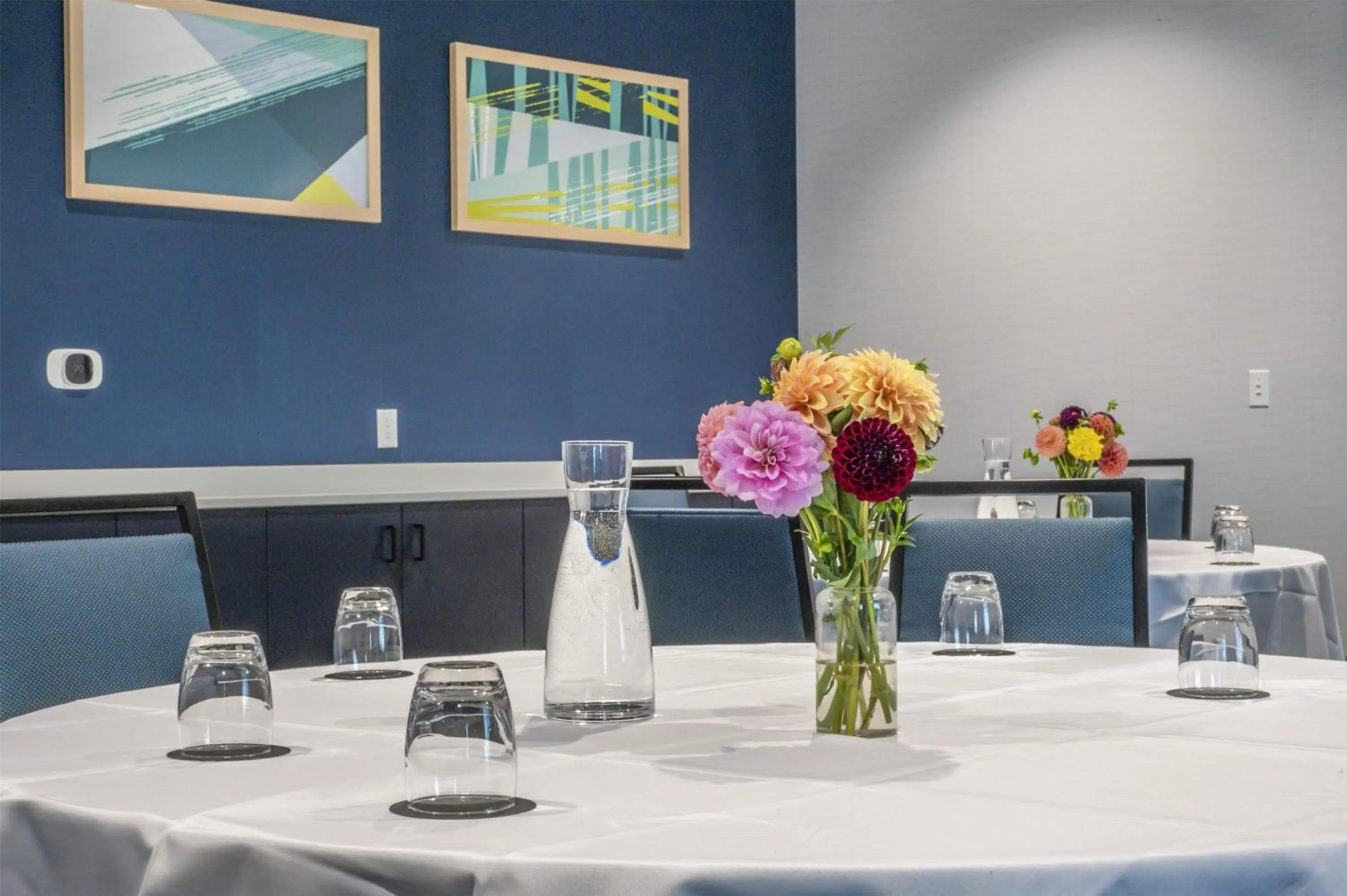 Meeting/conference room in Spark By Hilton Madison Central