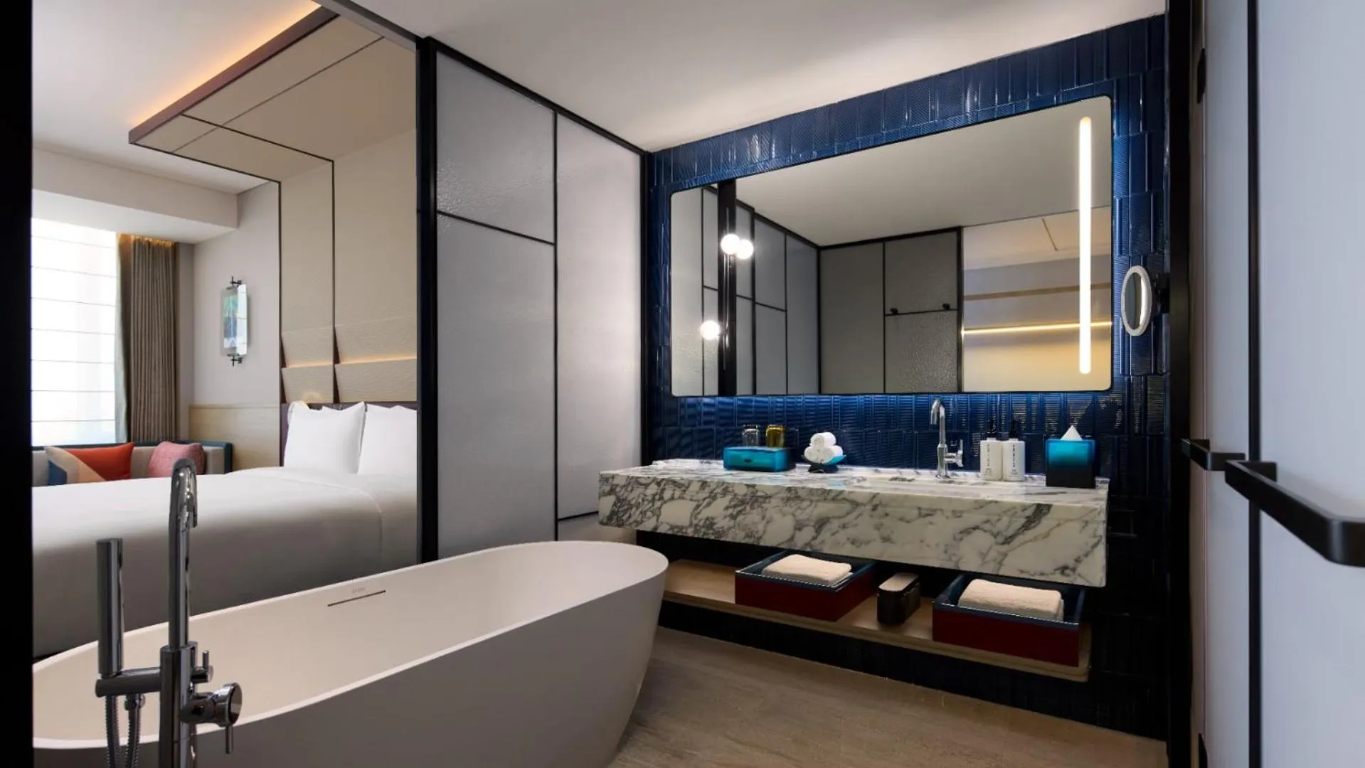 Bathroom, Bed in Canopy By Hilton Shanghai Belfry Plaza