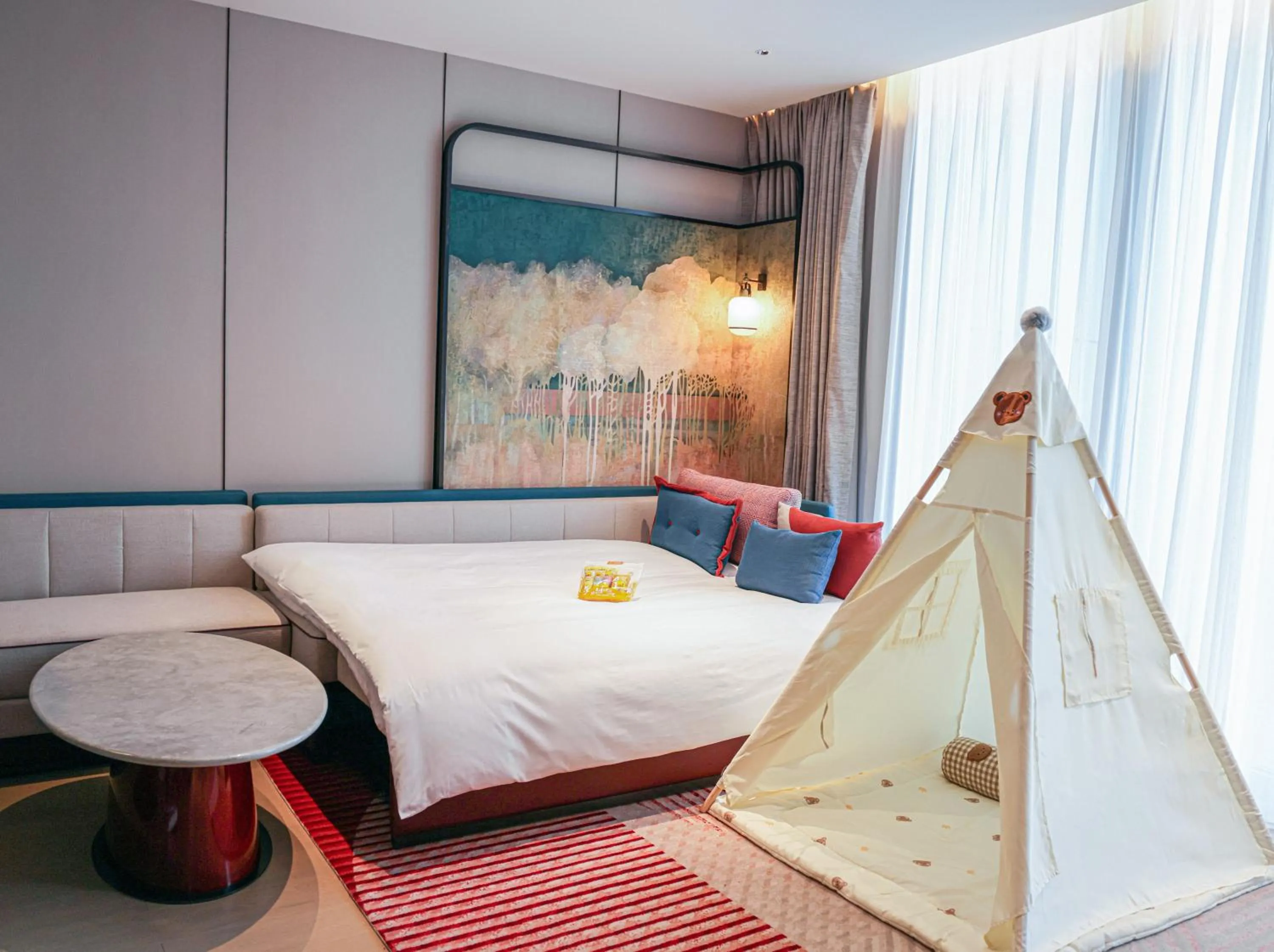 Bedroom, Bed in Canopy By Hilton Shanghai Belfry Plaza
