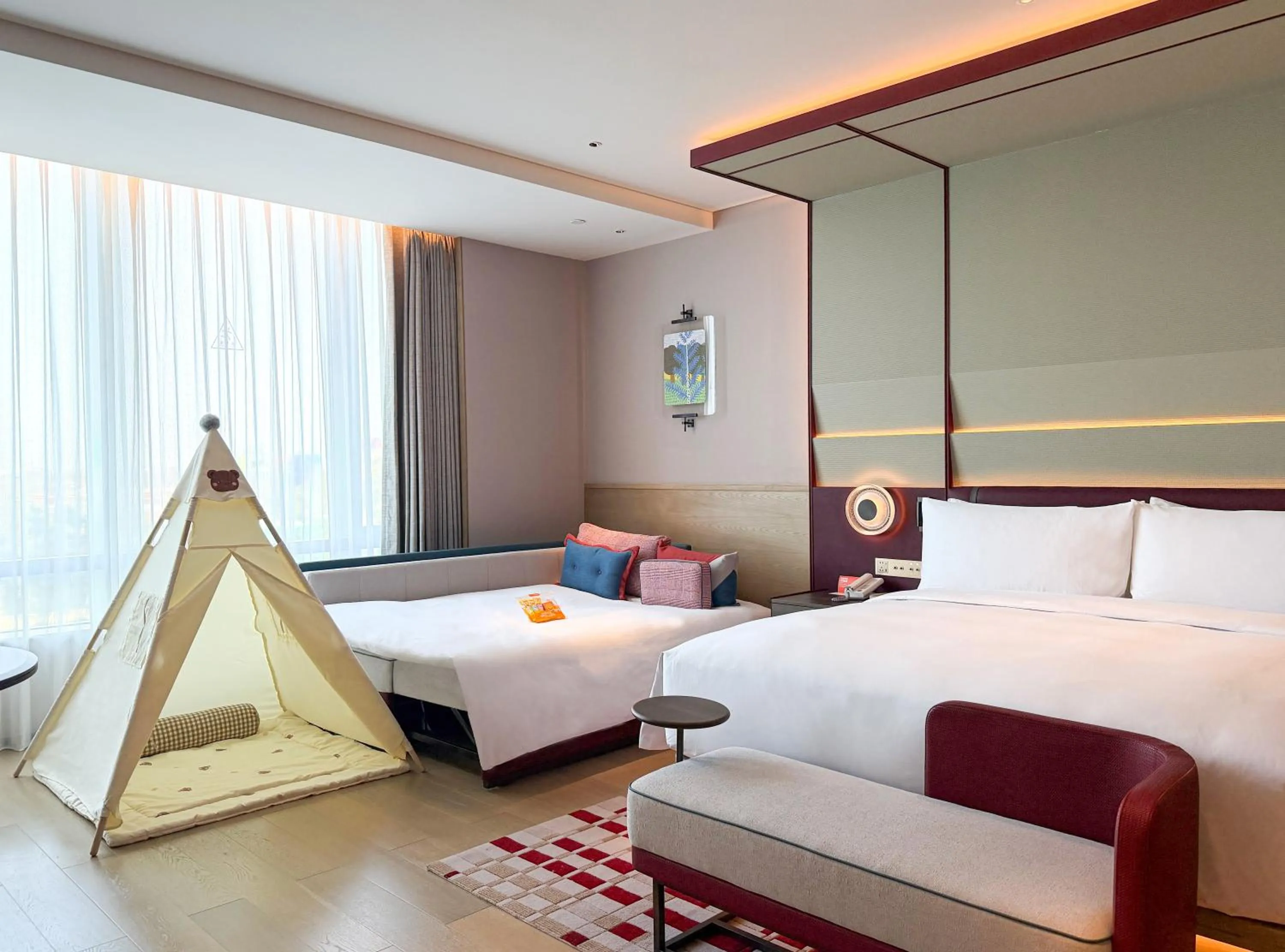 Bedroom, Bed in Canopy By Hilton Shanghai Belfry Plaza