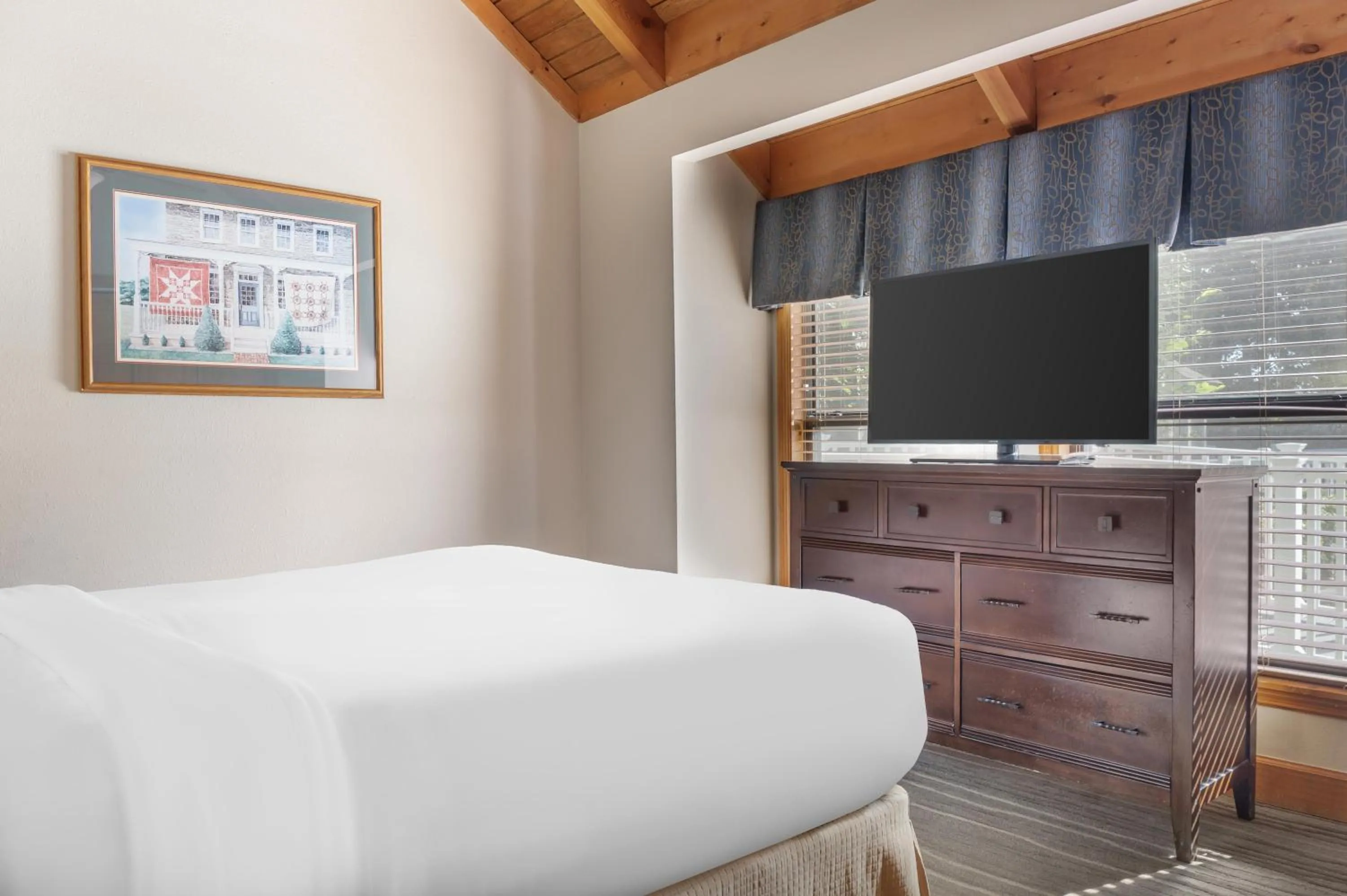 Bed in Hilton Vacation Club Laurel Crest Pigeon Forge