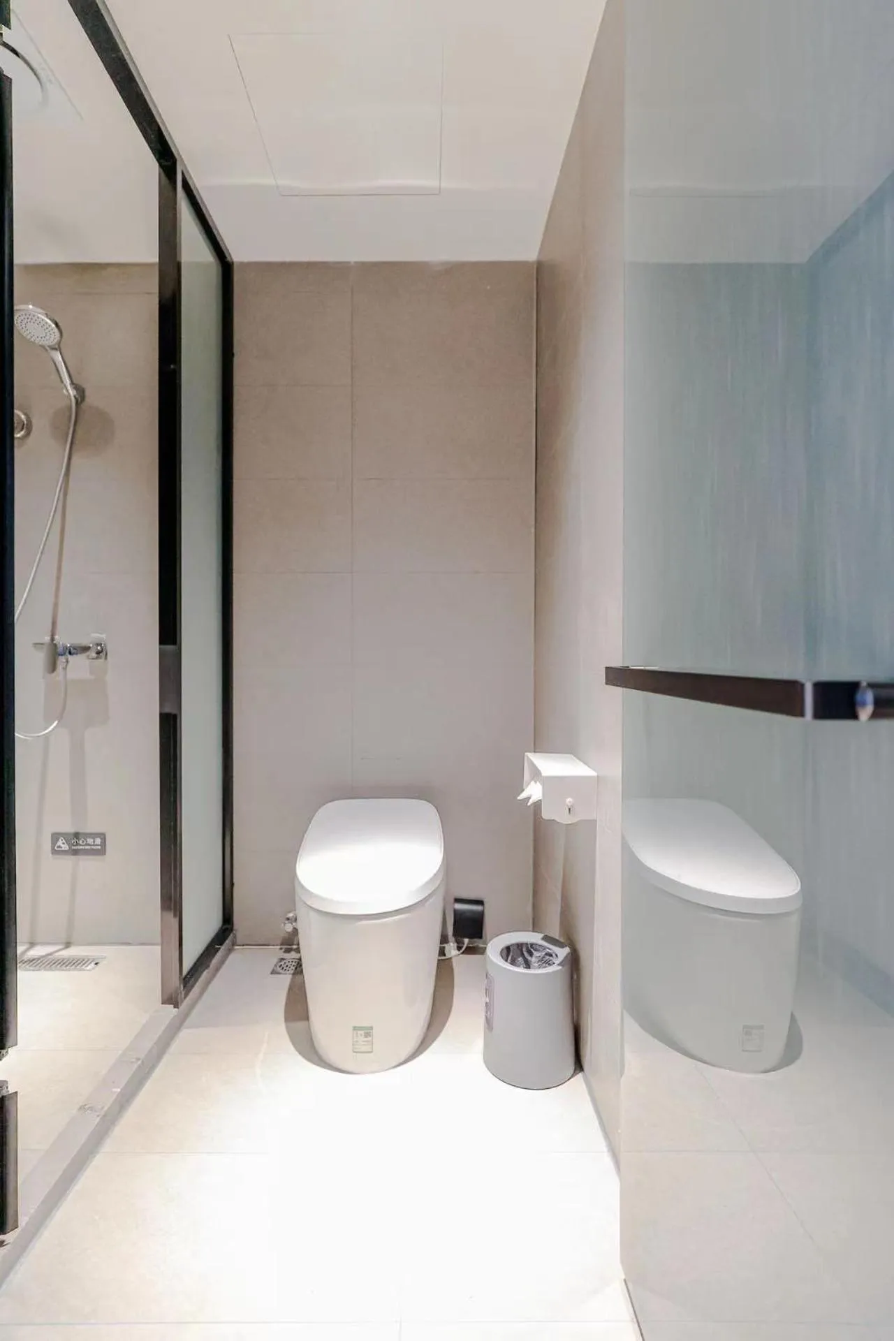 Toilet in Hanting Hotel Beijing Tongren Hospital Chongwenmen Subway Station