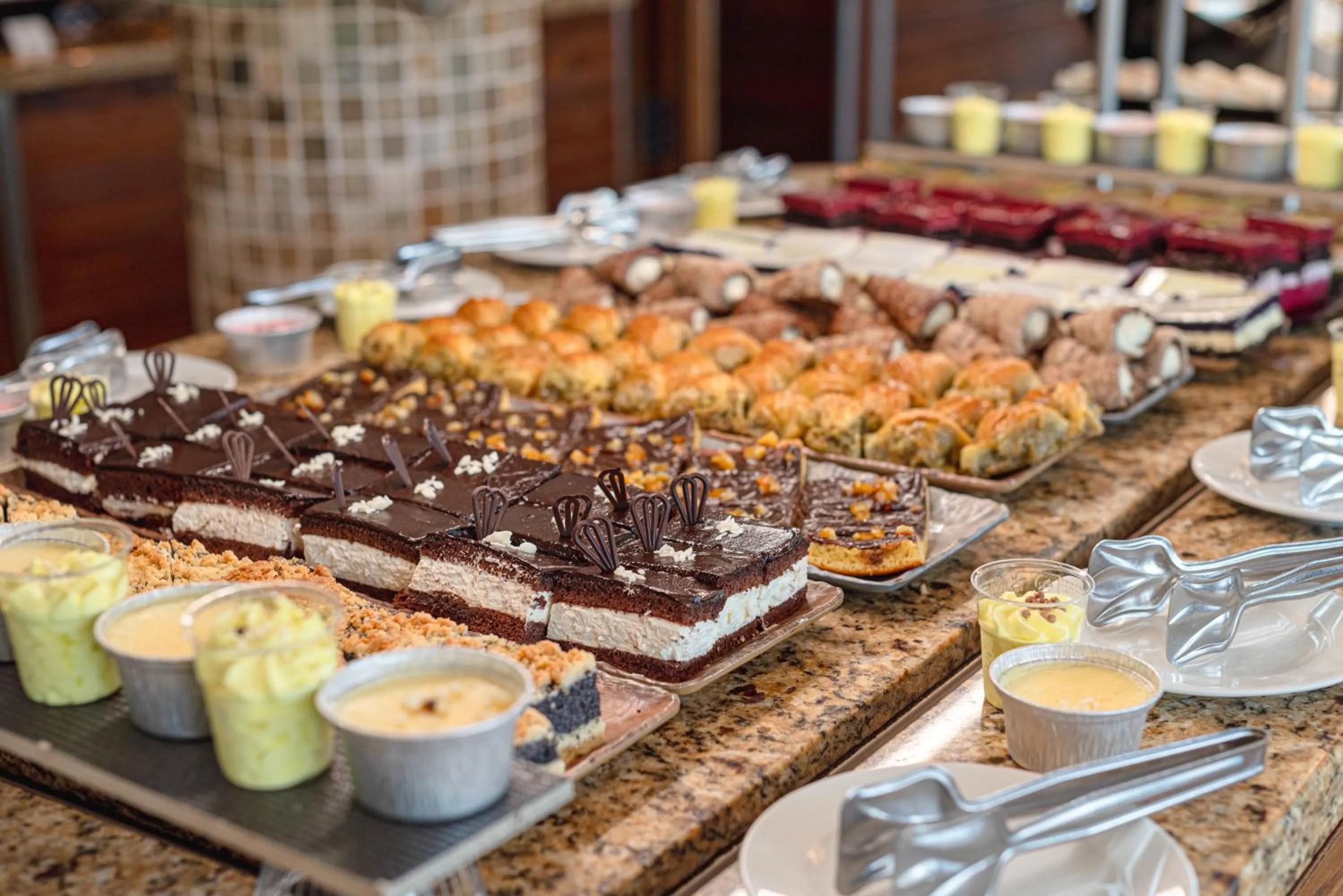 Food in Jeravi Club Hotel - All Inclusive