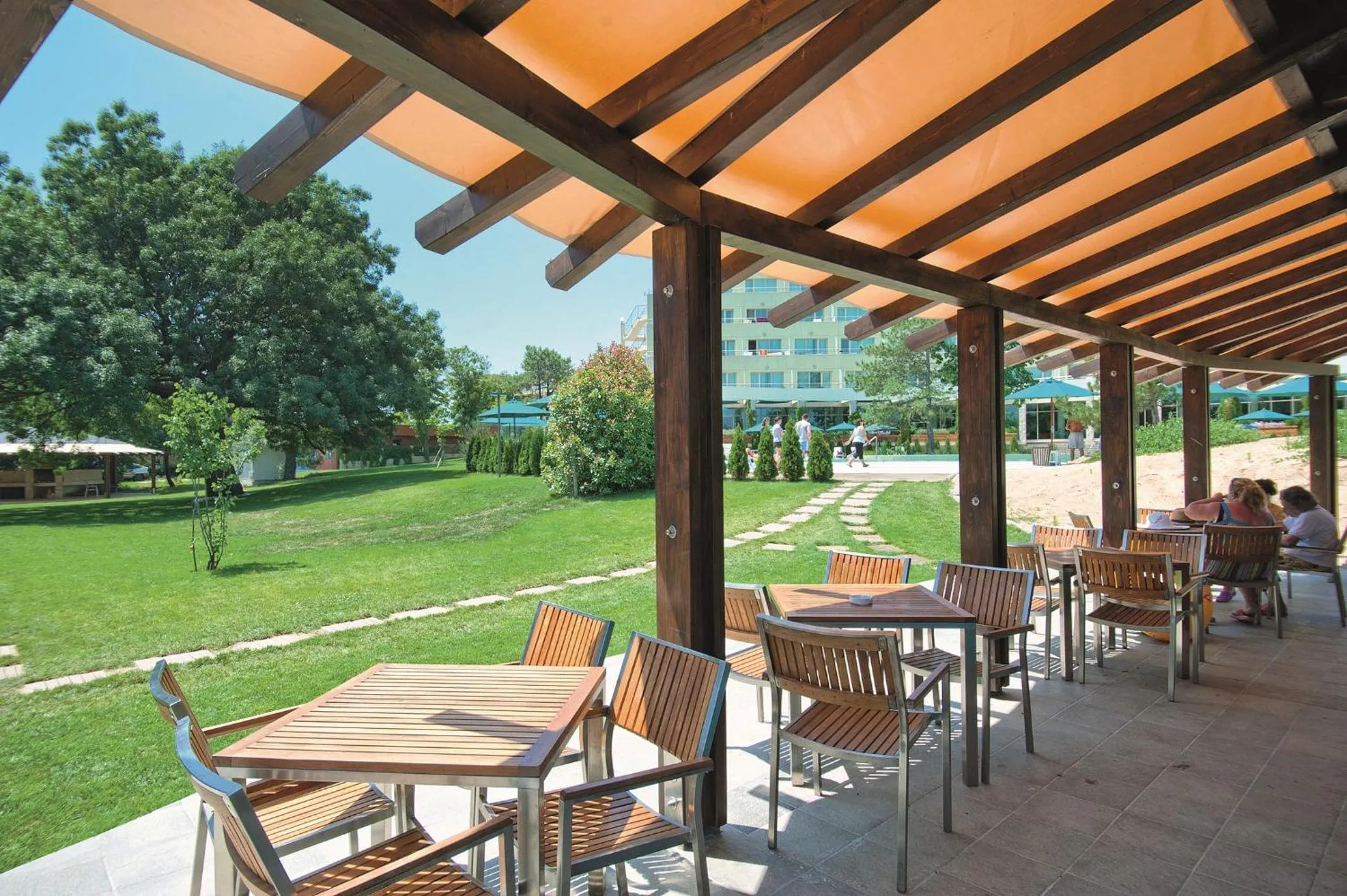 Swimming pool in Jeravi Club Hotel - All Inclusive