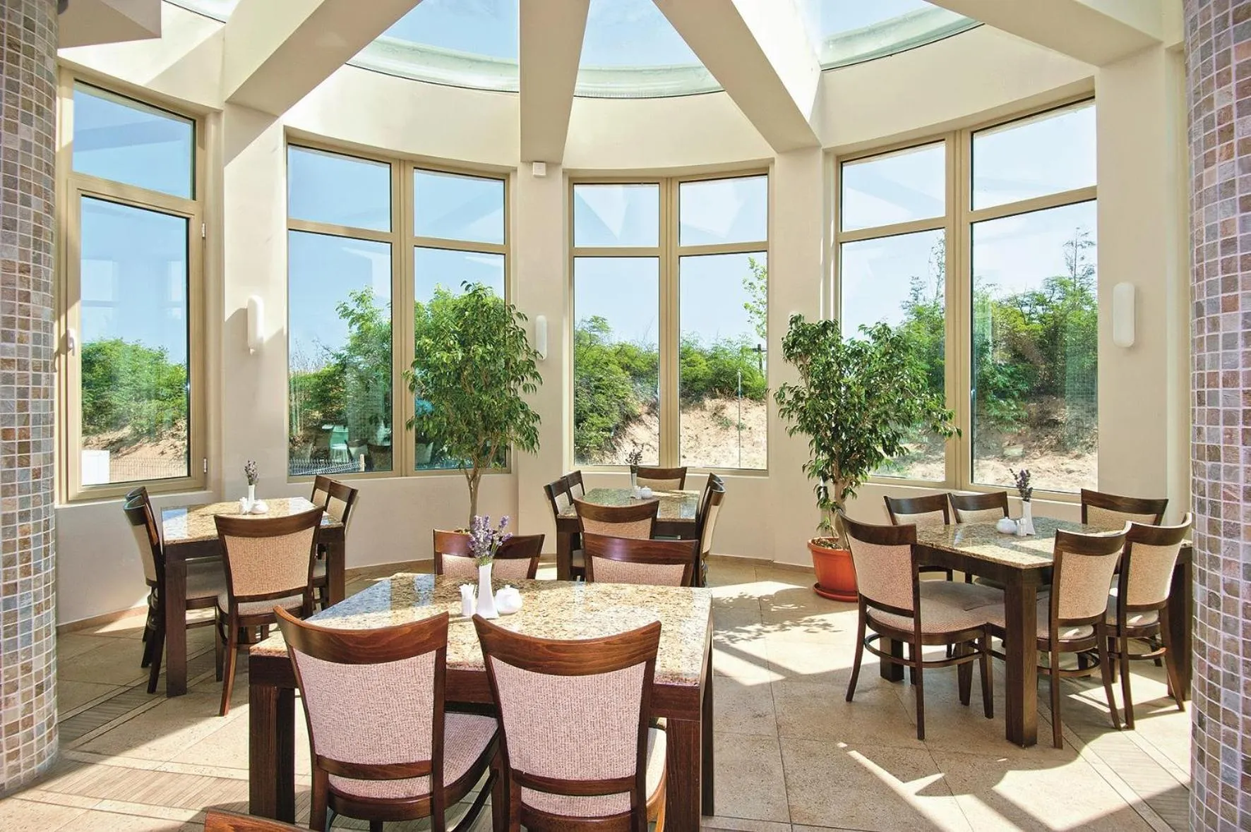 Restaurant/places to eat in Jeravi Club Hotel - All Inclusive