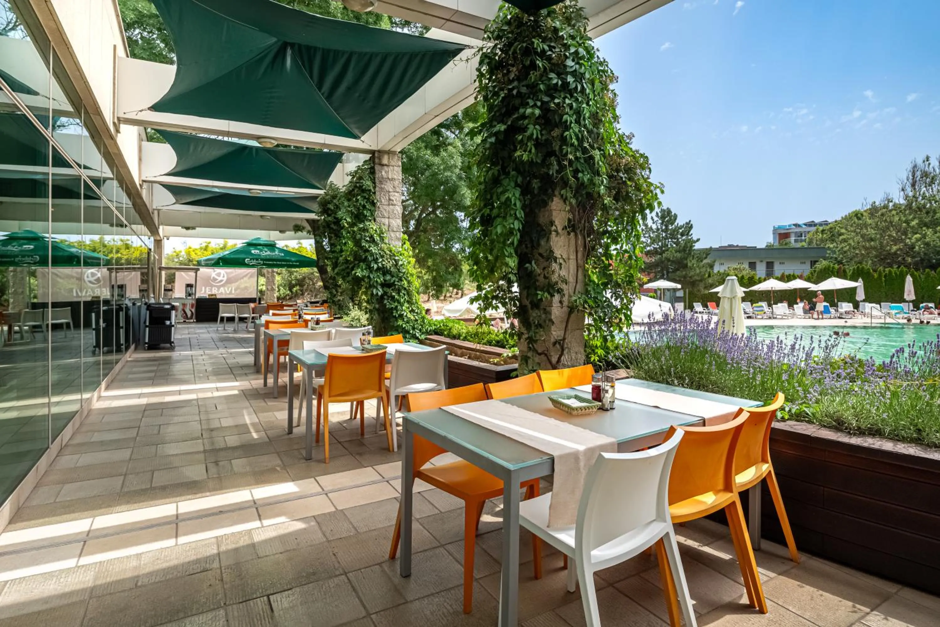 Restaurant/places to eat in Jeravi Club Hotel - All Inclusive