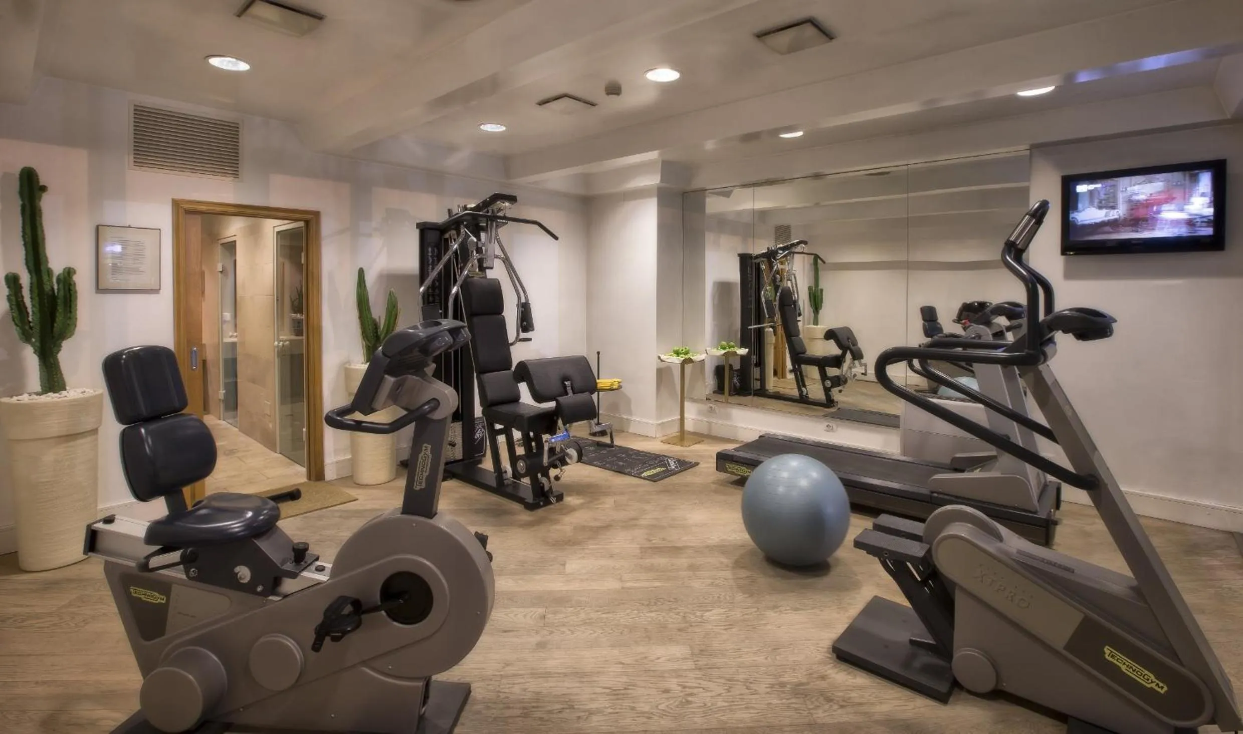 Facade/entrance in Hotel Ambasciatori