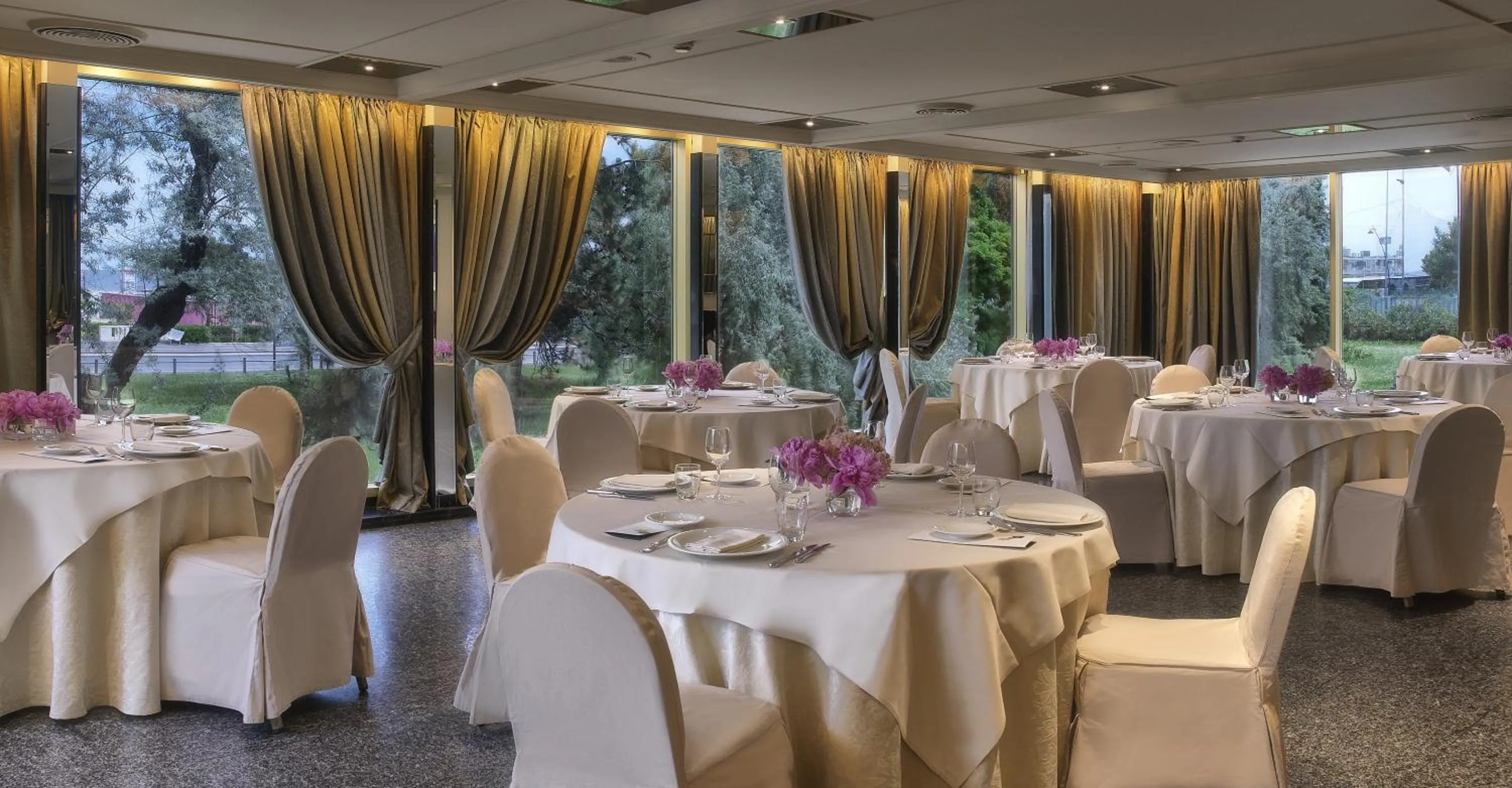 Restaurant/places to eat in Hotel Ambasciatori