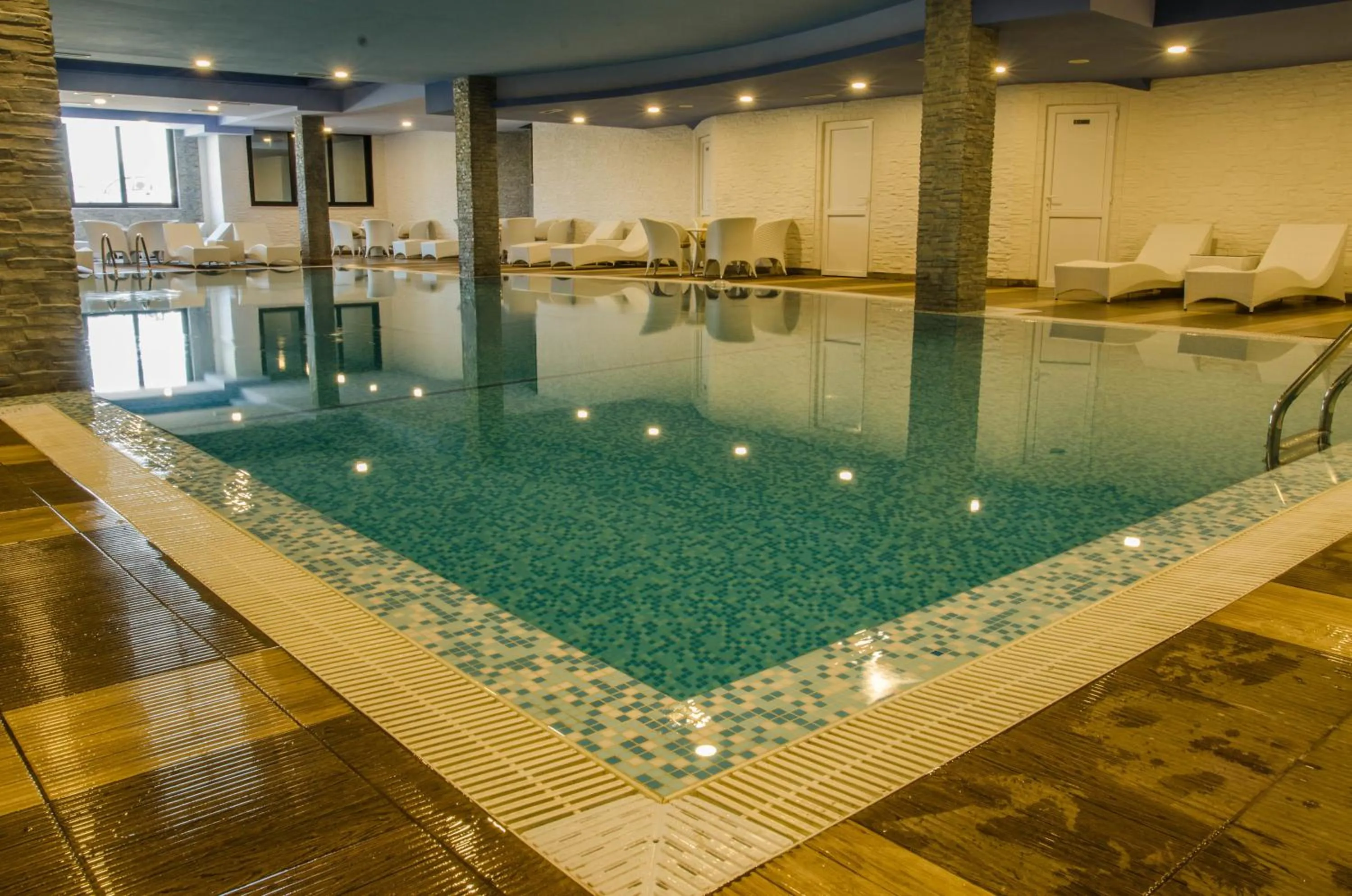 Swimming pool in Mirage Hotel - Struga