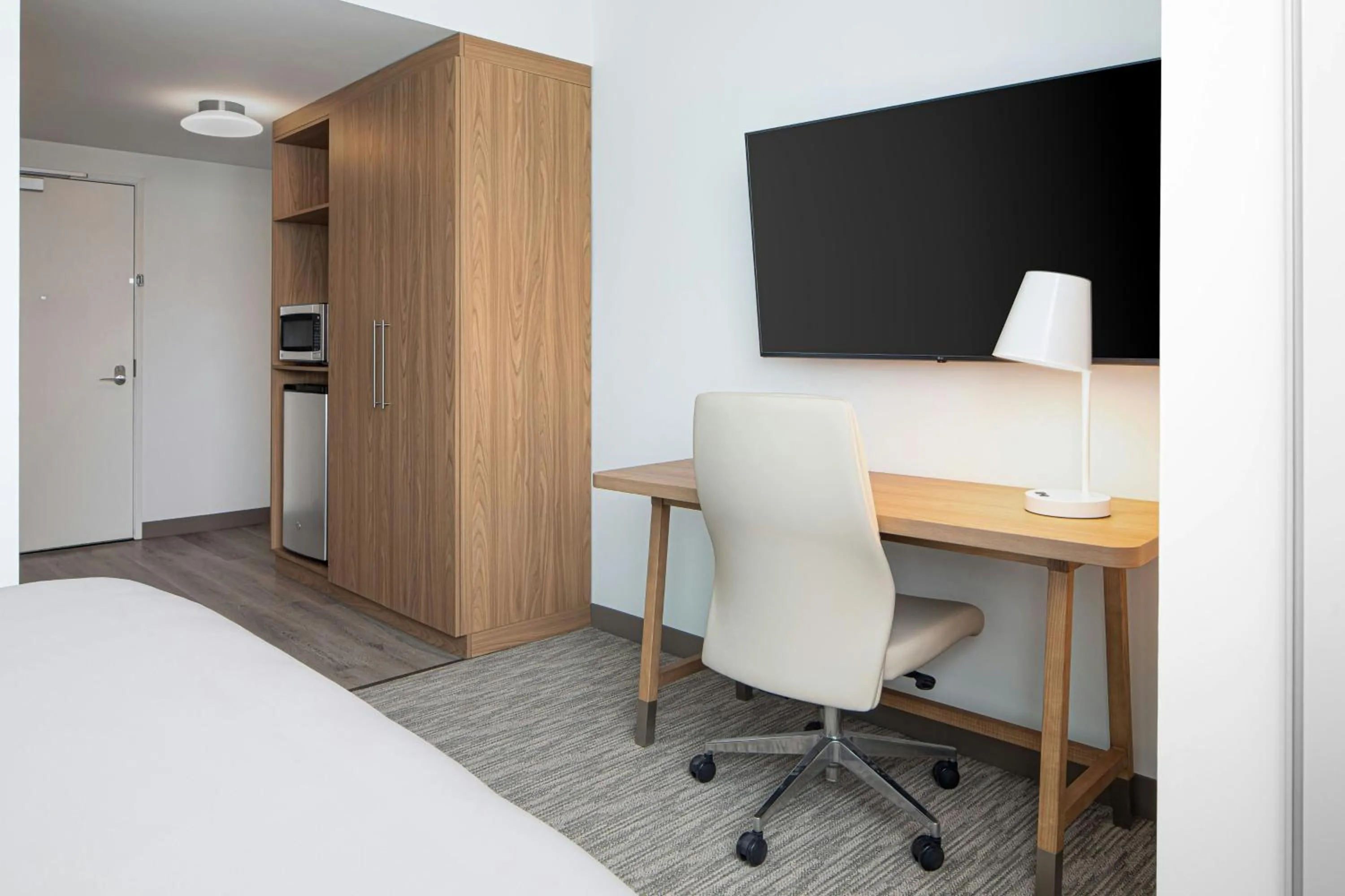 Photo of the whole room, Bed in Element Opelika Auburn