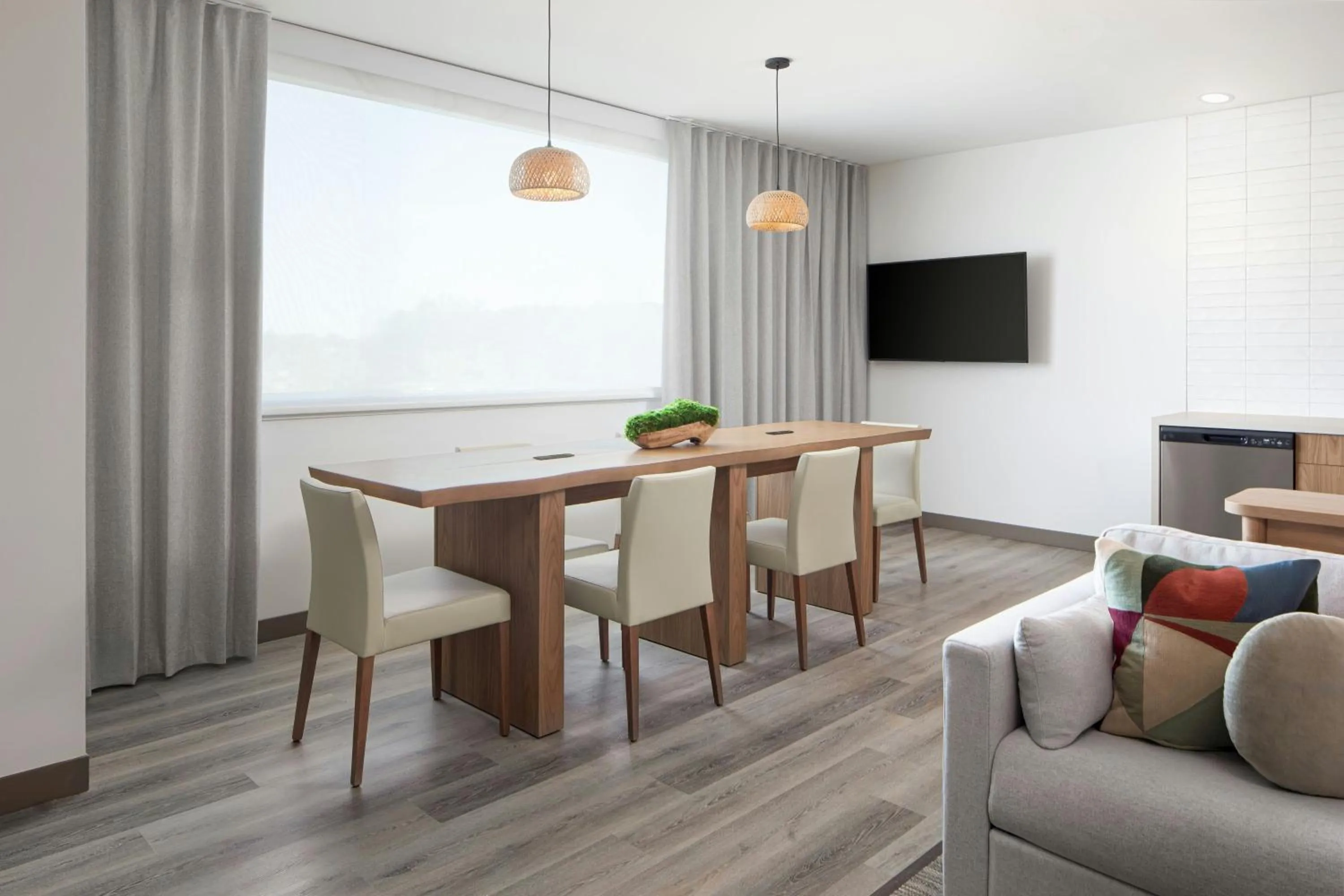 Photo of the whole room in Element Opelika Auburn