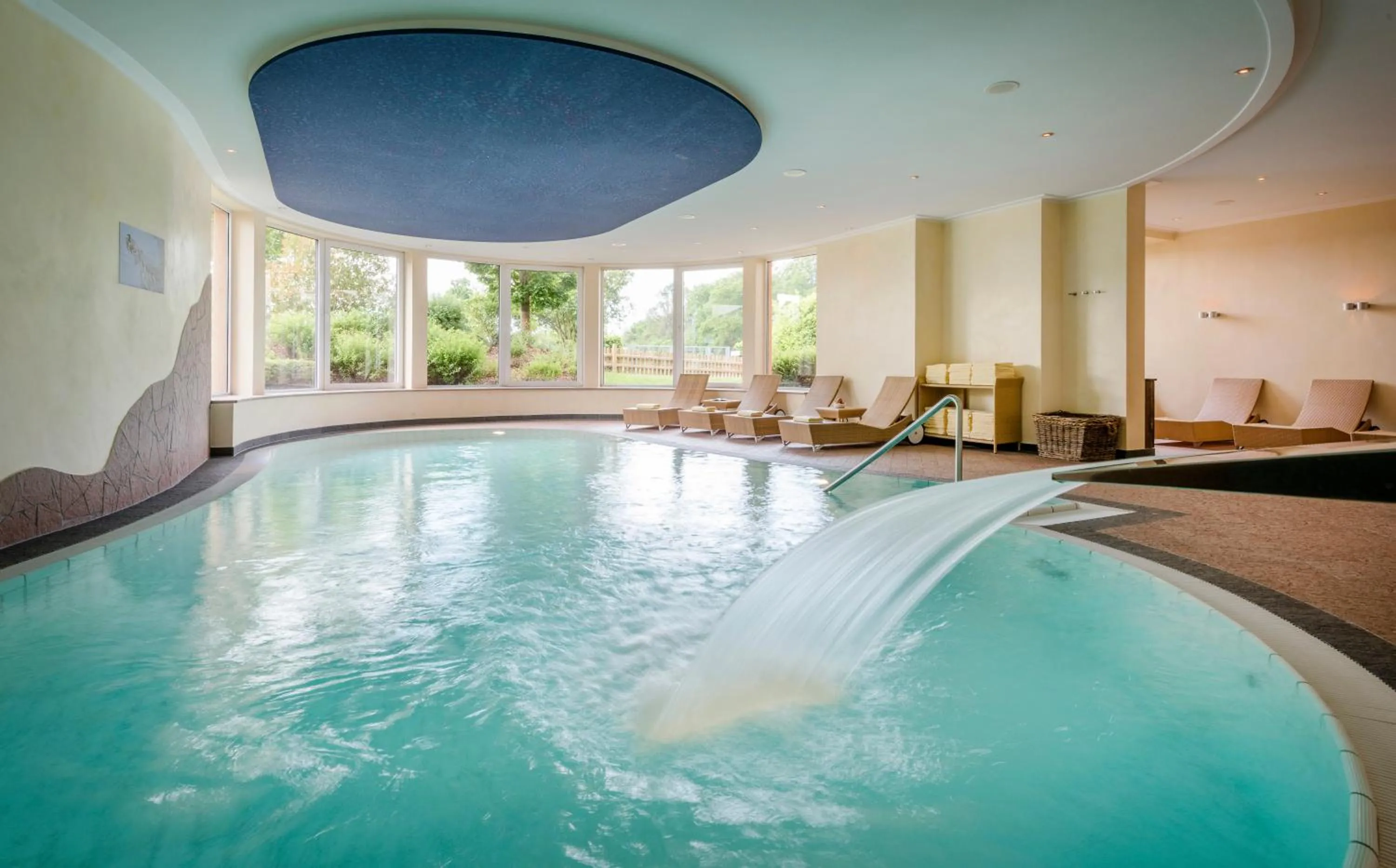Swimming pool in Landhotel Heimathenhof