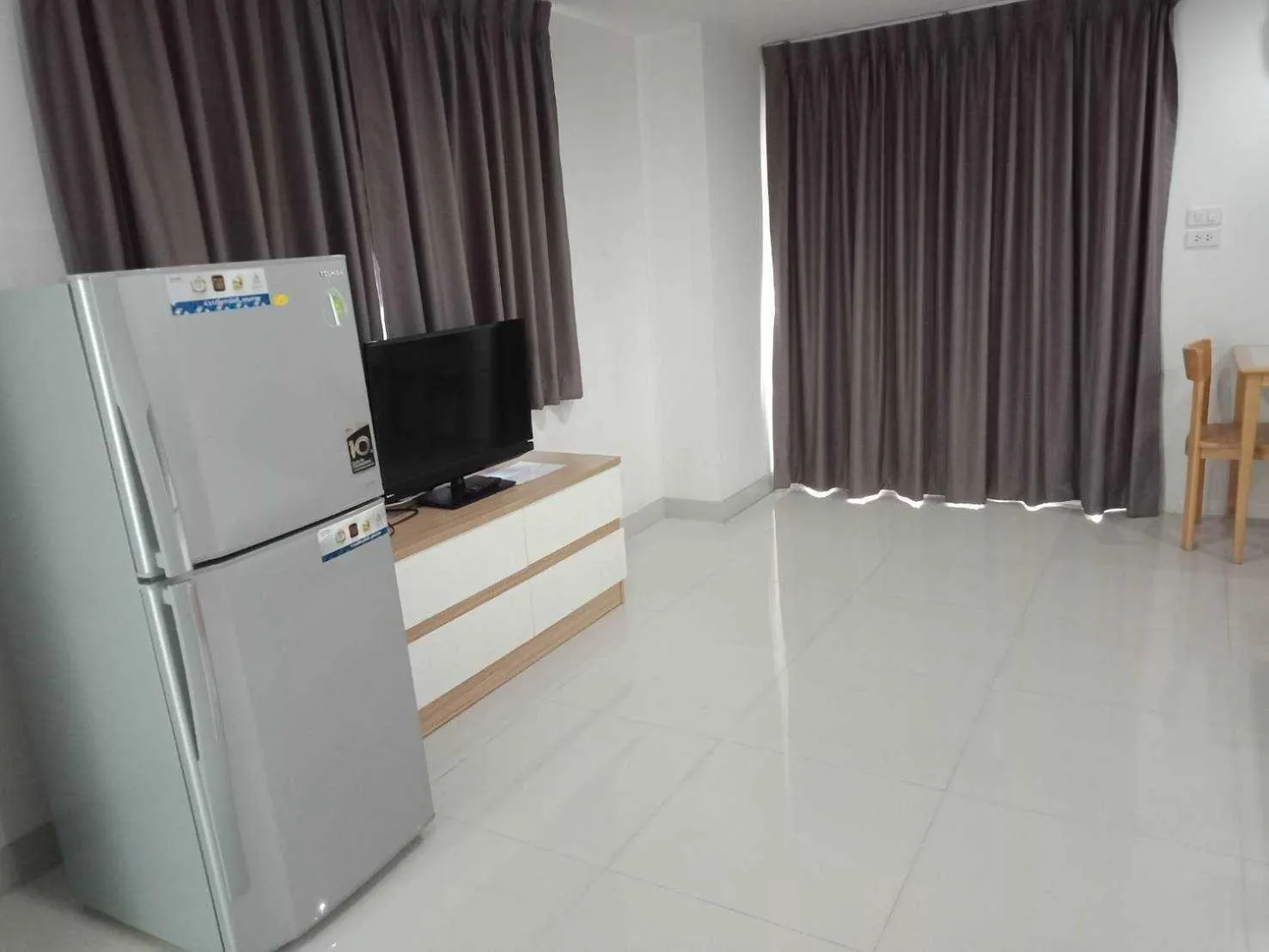 Photo of the whole room in Townhouse Siam Privi Hotel