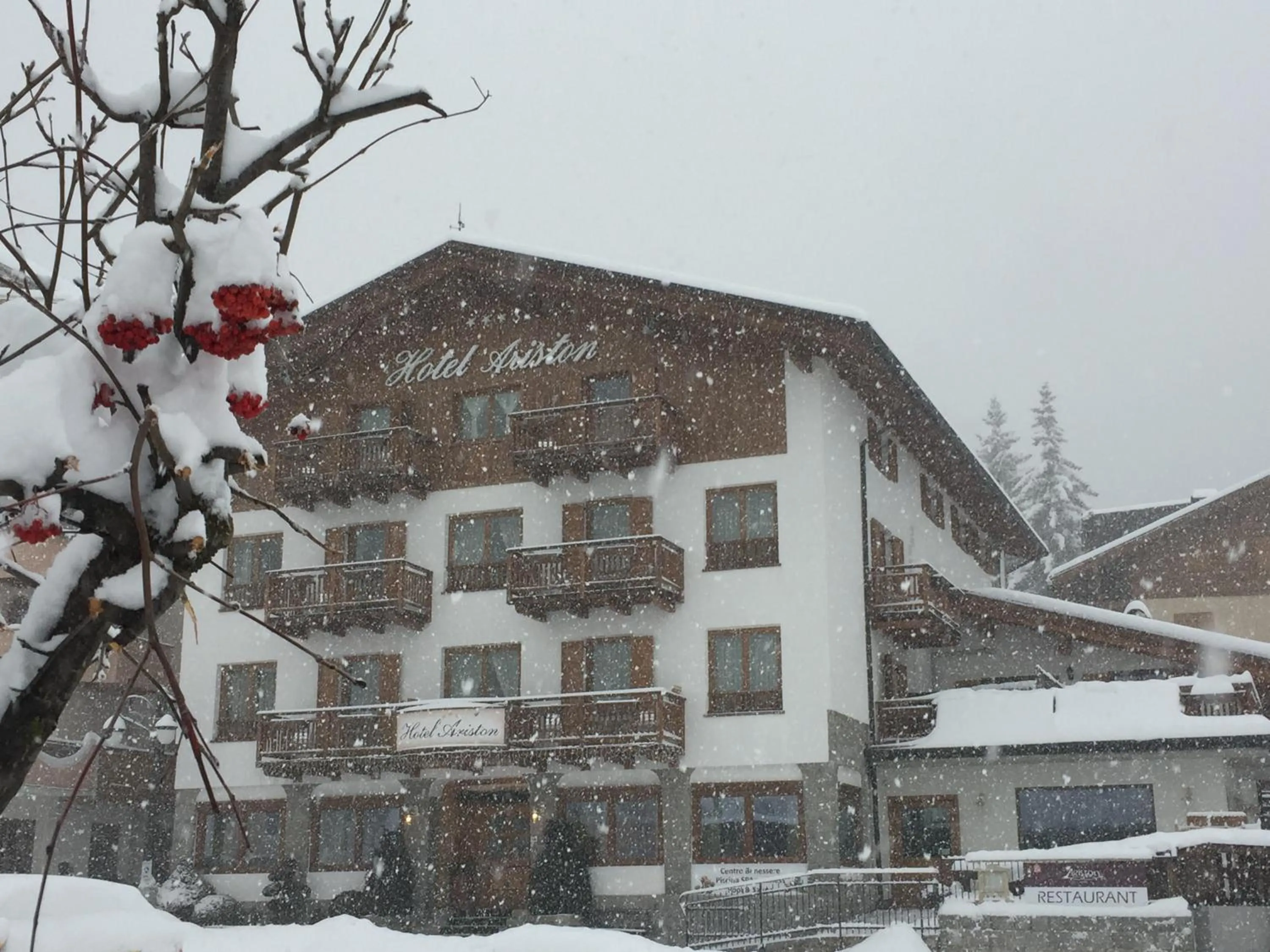 Facade/entrance in Hotel Ariston ***S