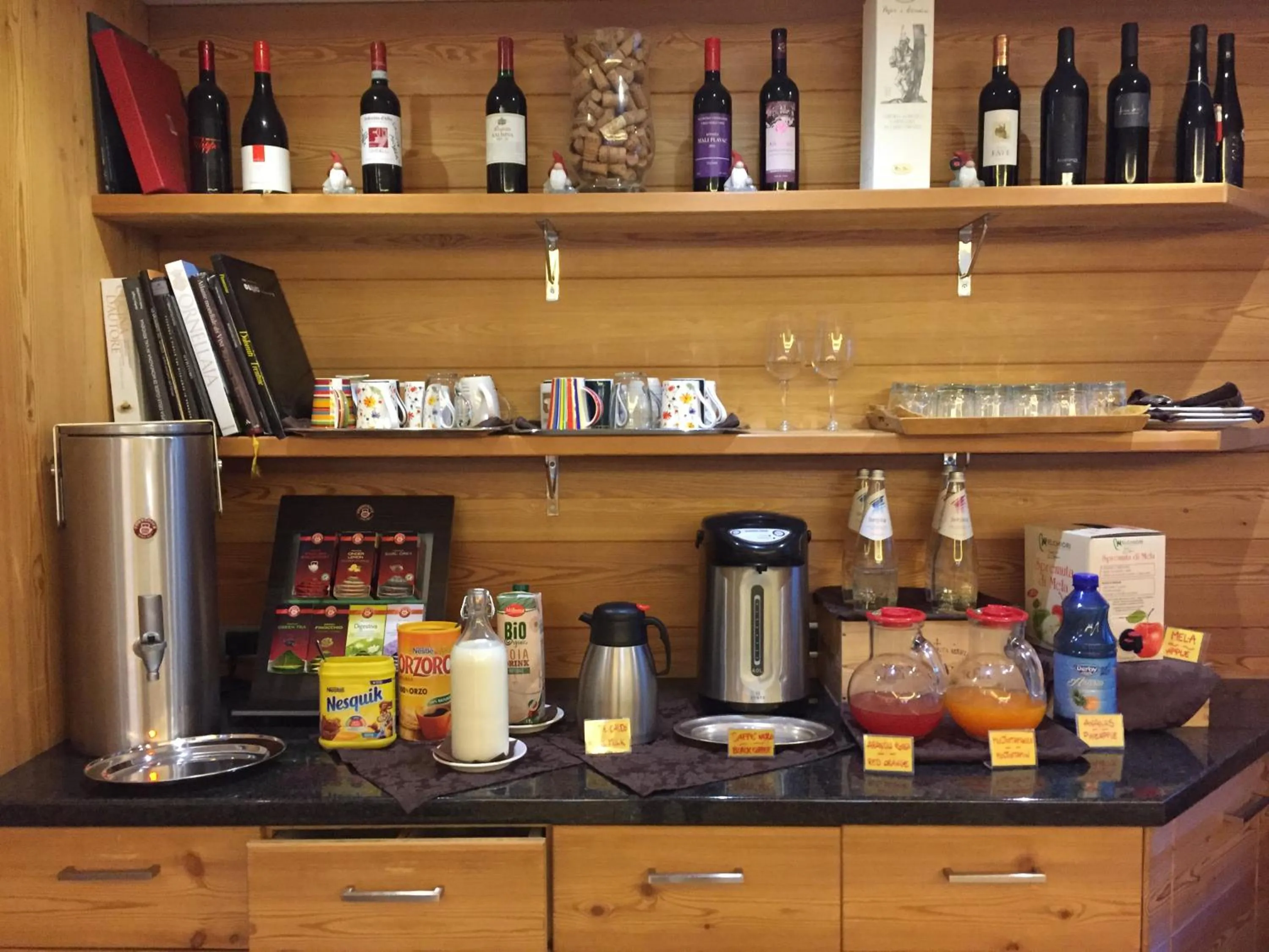 Restaurant/places to eat in Hotel Ariston ***S