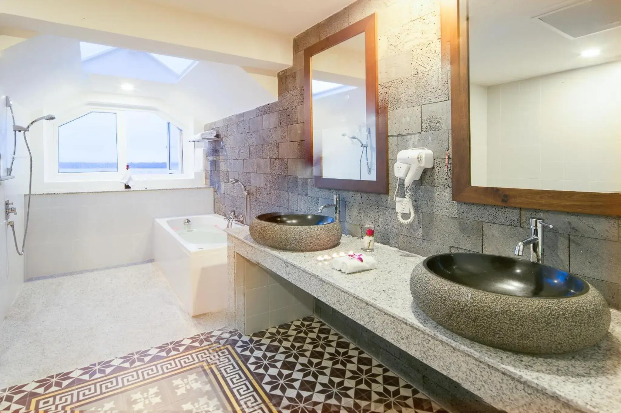 Double Suite with City View in Ben Tre Riverside Resort Double Suite with City View in Ben Tre Riverside Resort