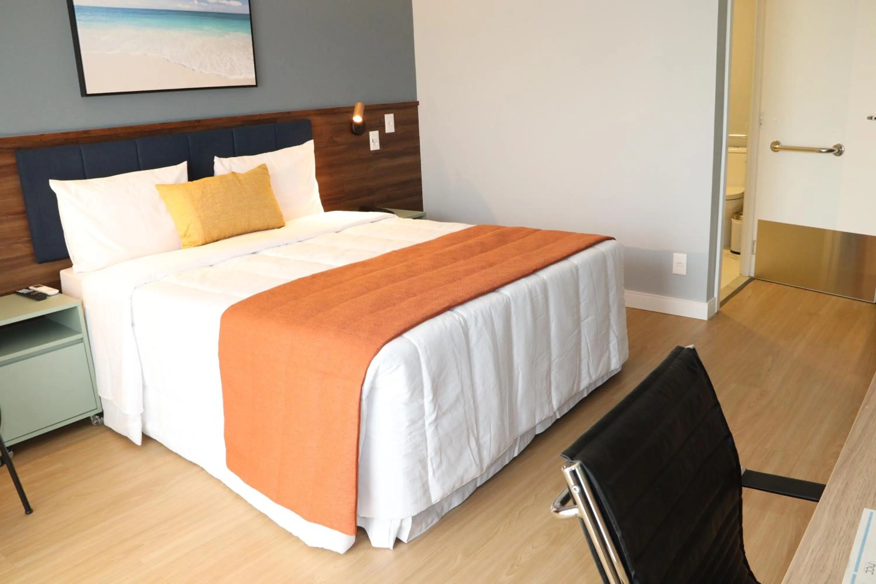 Queen Room - single occupancy - Disability Access in Ecoblue Resort Avaré