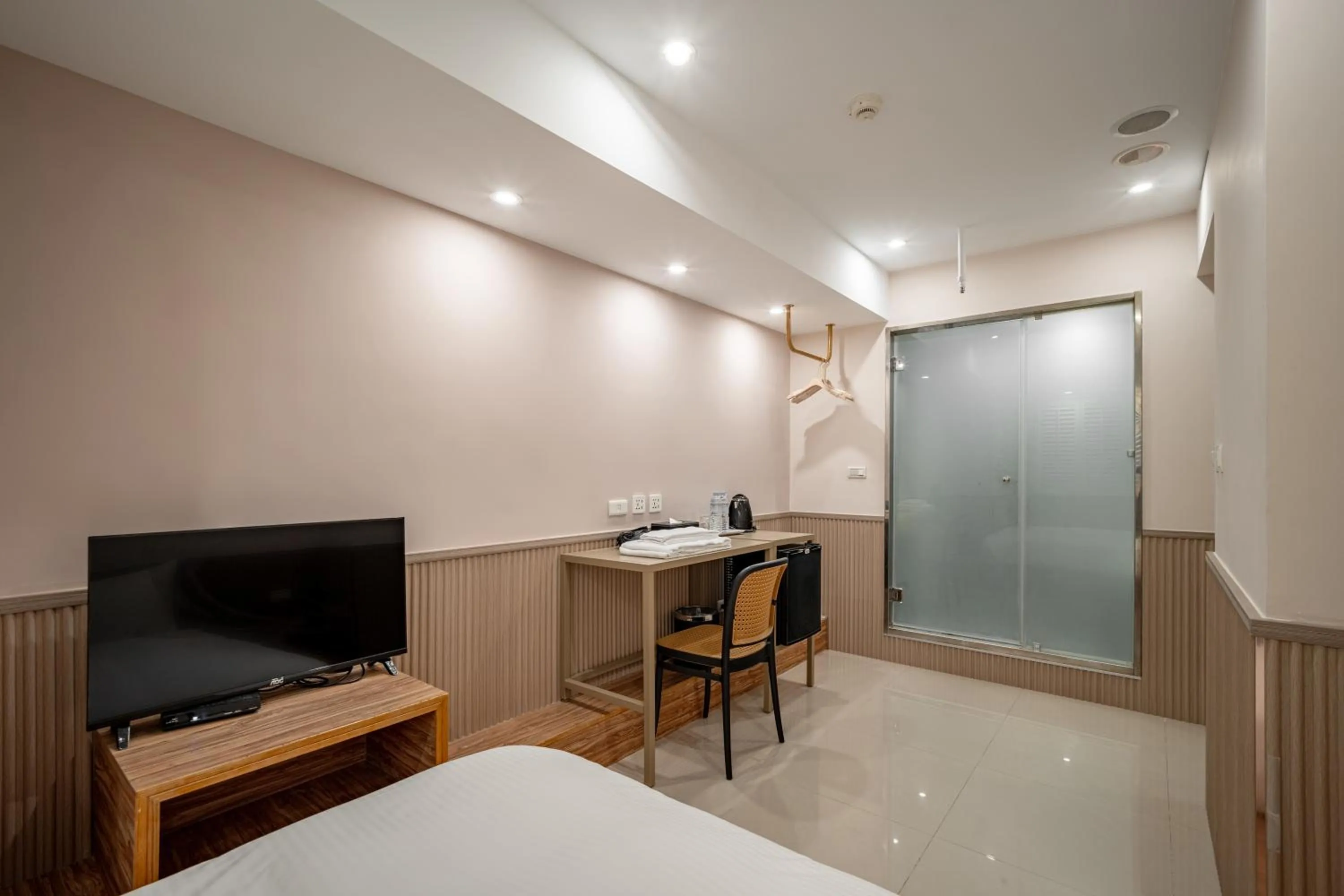 Photo of the whole room, Bed in 慶爾喜旅館長沙館Cheers Loft Self Check-in Hotel