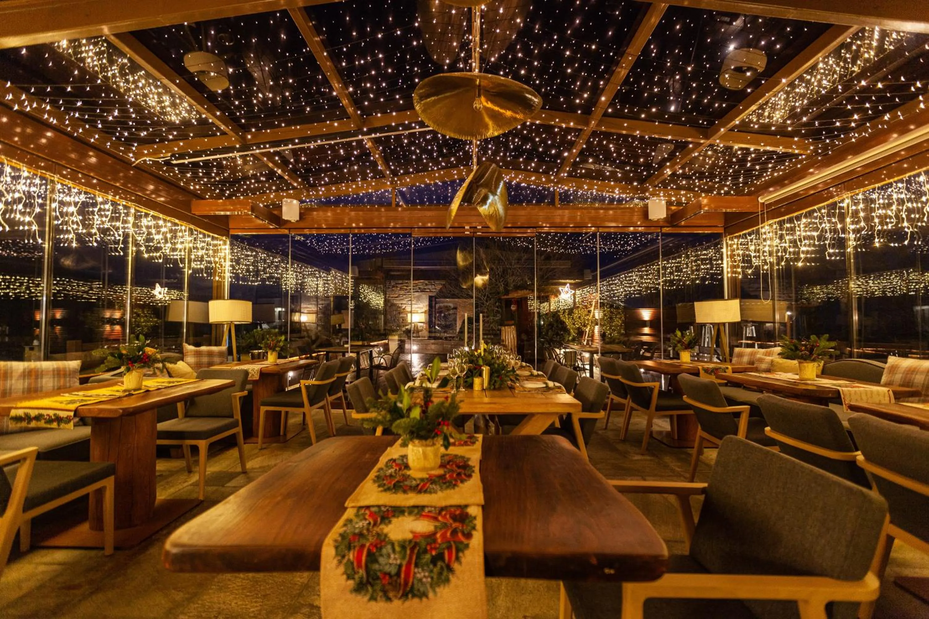 Restaurant/places to eat in 12 Months Resort & Spa